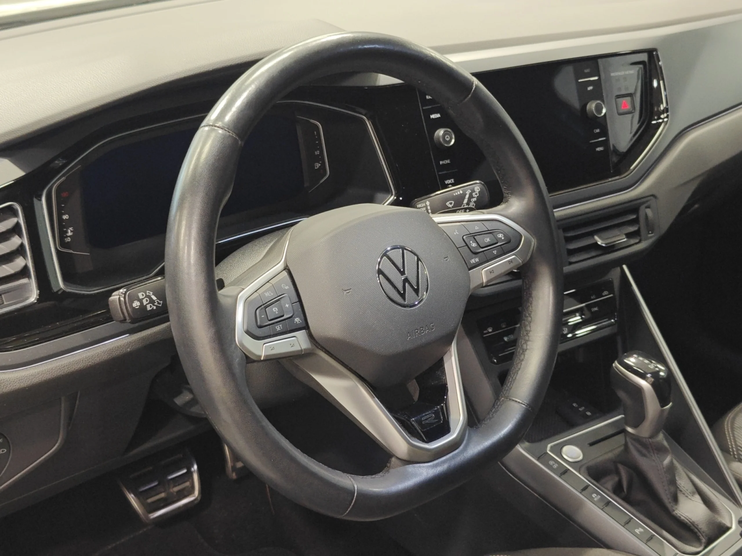 VOLKSWAGEN TAIGO R LINE 1.0 TSI 81KW (110CV) DSG - Foto 9