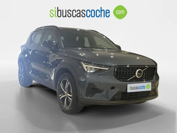 VOLVO XC40 2.0 B3 G PLUS DARK AUTO