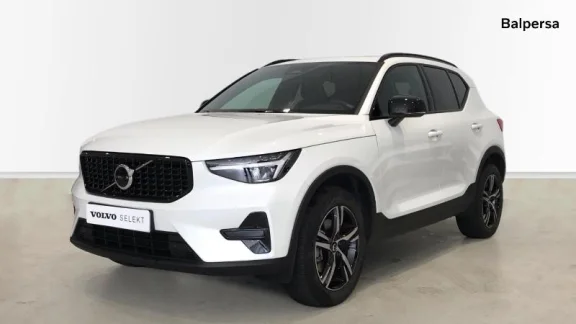 VOLVO XC40 2.0 B3 G PLUS DARK AUTO