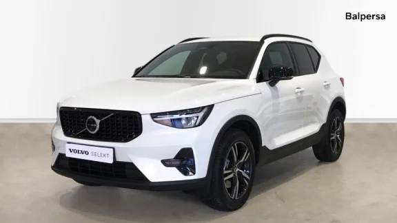 VOLVO XC40 2.0 B3 G PLUS DARK AUTO