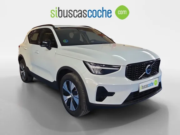 VOLVO XC40 2.0 B3 G PLUS DARK AUTO