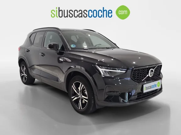 VOLVO XC40 2.0 B3 G PLUS DARK AUTO