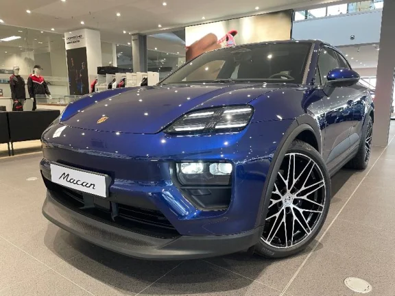 PORSCHE MACAN 4
