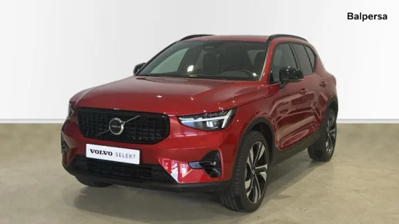 VOLVO XC40 2.0 B3 G PLUS DARK AUTO