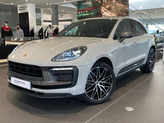 PORSCHE MACAN T