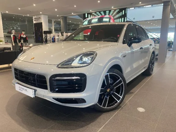 PORSCHE CAYENNE E HYBRID PLATINUM EDITION