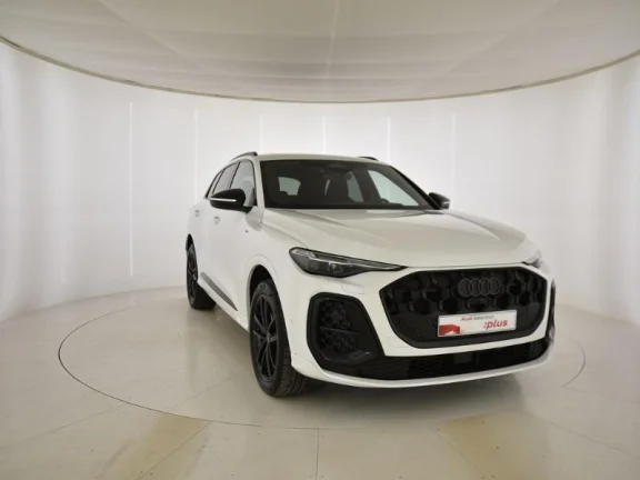 AUDI Q5 BLACK LINE E HYBRID QUATTRO 220KW S TR