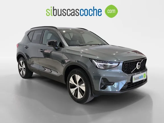 VOLVO XC40 2.0 B3 G PLUS DARK AUTO