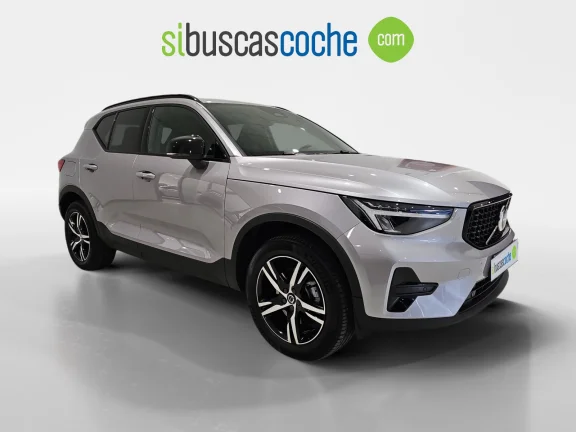 VOLVO XC40 2.0 B3 G PLUS DARK AUTO