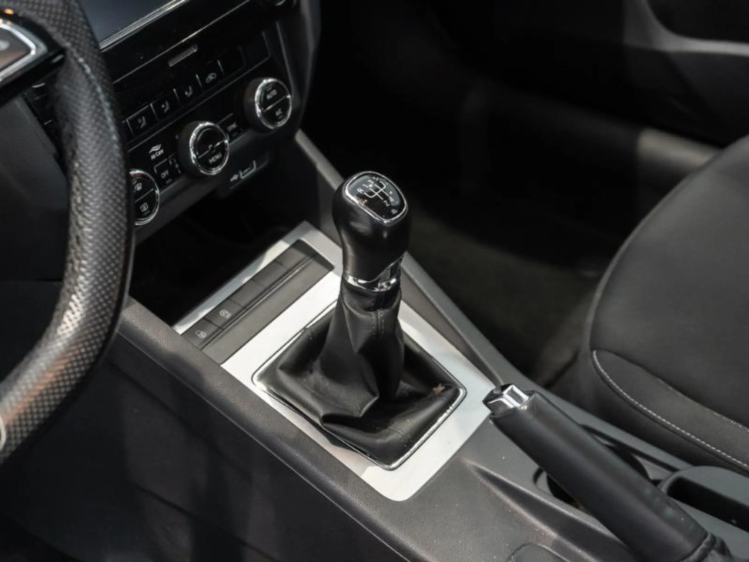 SKODA OCTAVIA COMBI 1.6 TDI CR 85KW (115CV) AMBITION - Foto 9