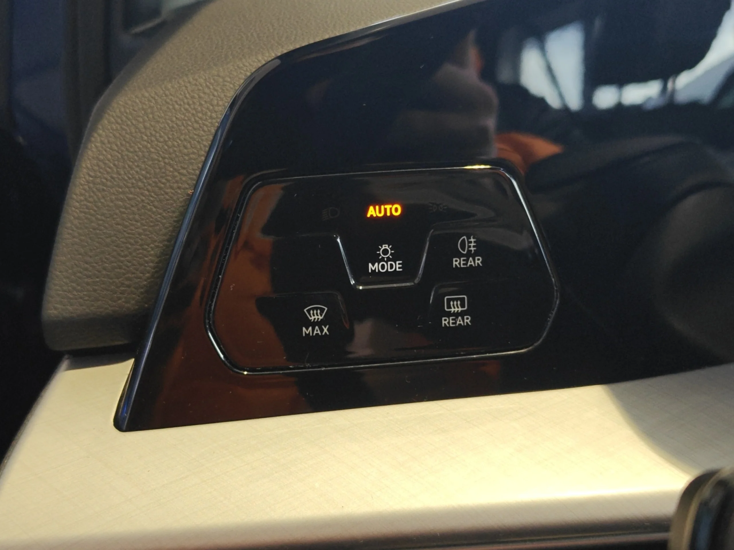 VOLKSWAGEN GOLF ··MÁS·· 1.5 TSI 85KW (115CV) - Foto 12