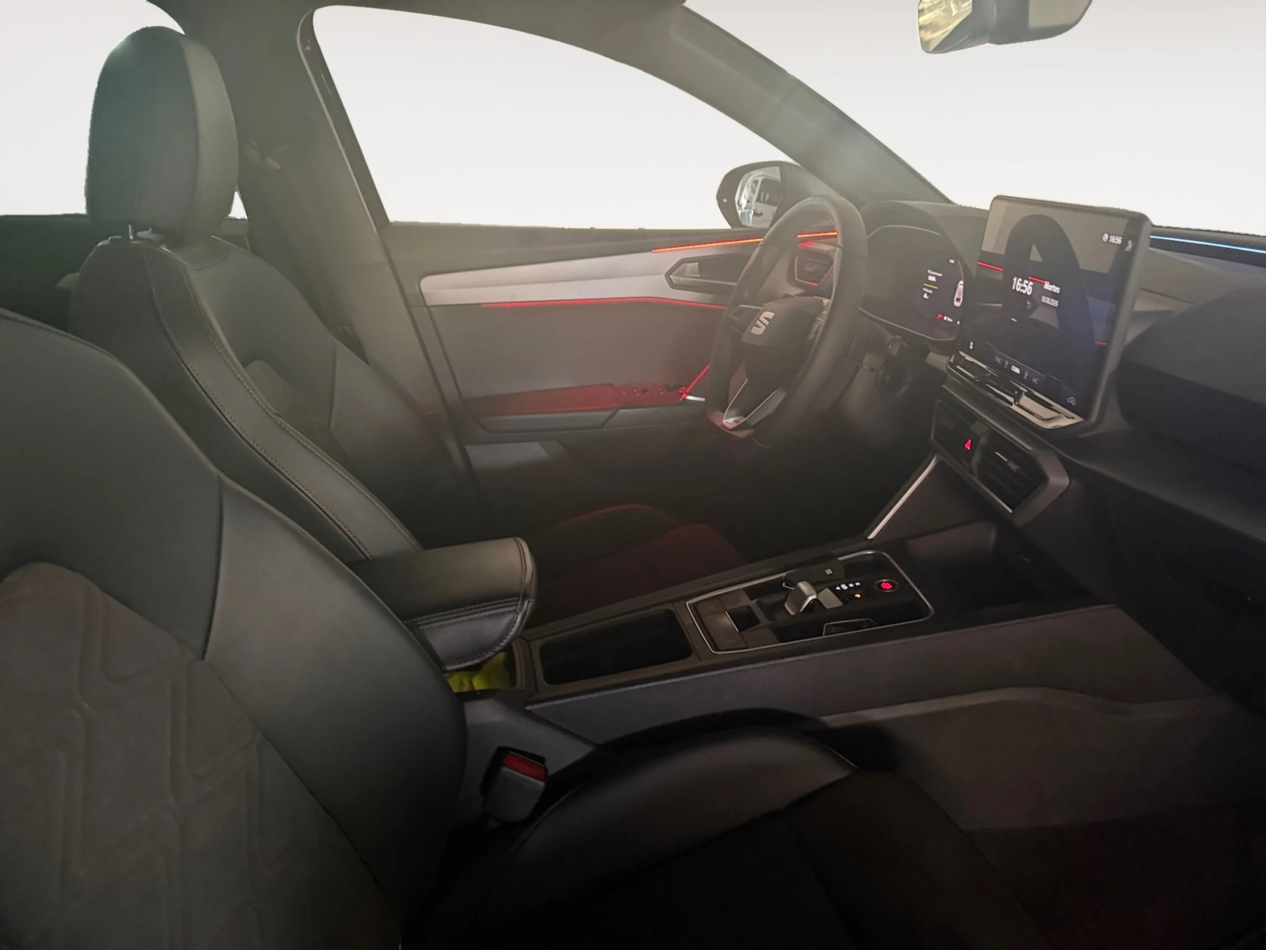 SEAT LEON 1.5 TSI E HYBRID 150KW DSG 6 FR XL - Foto 5