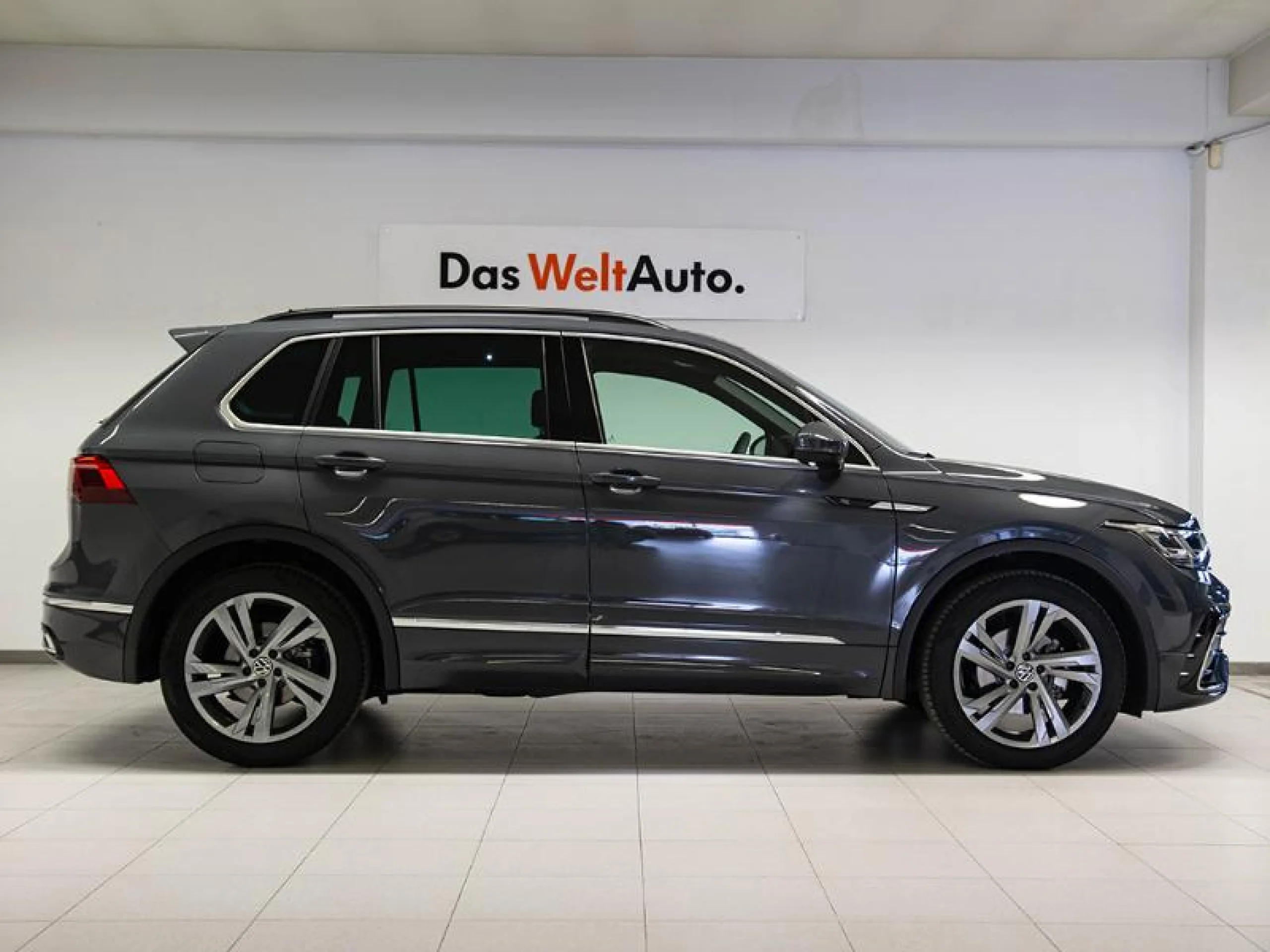 VOLKSWAGEN TIGUAN TIGUAN R LINE 2.0 TDI 4MOTION 147 KW (200 CV)  AUTOM TICO DSG 7 VEL. - Foto 3