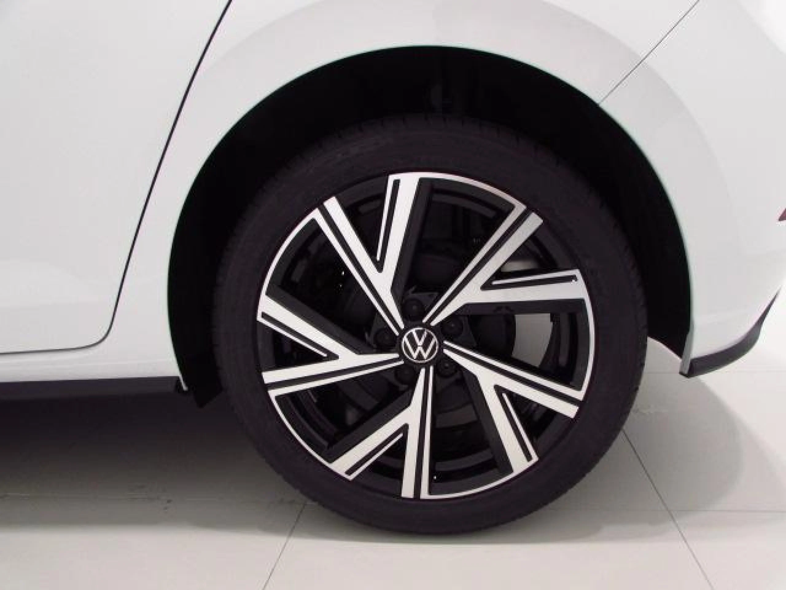 VOLKSWAGEN POLO R LINE 1.0 TSI 70KW (95CV) - Foto 8