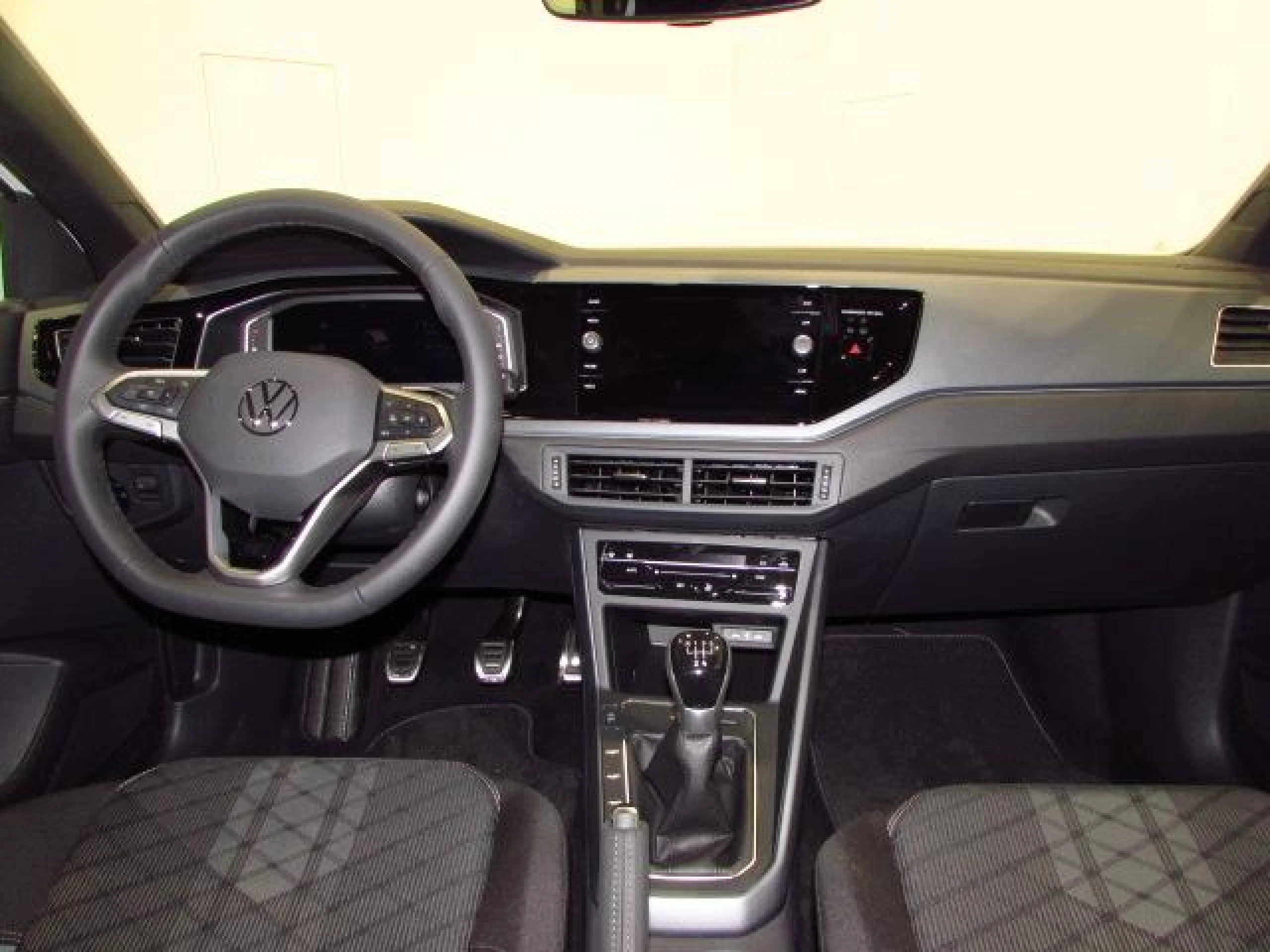 VOLKSWAGEN POLO R LINE 1.0 TSI 70KW (95CV) - Foto 4