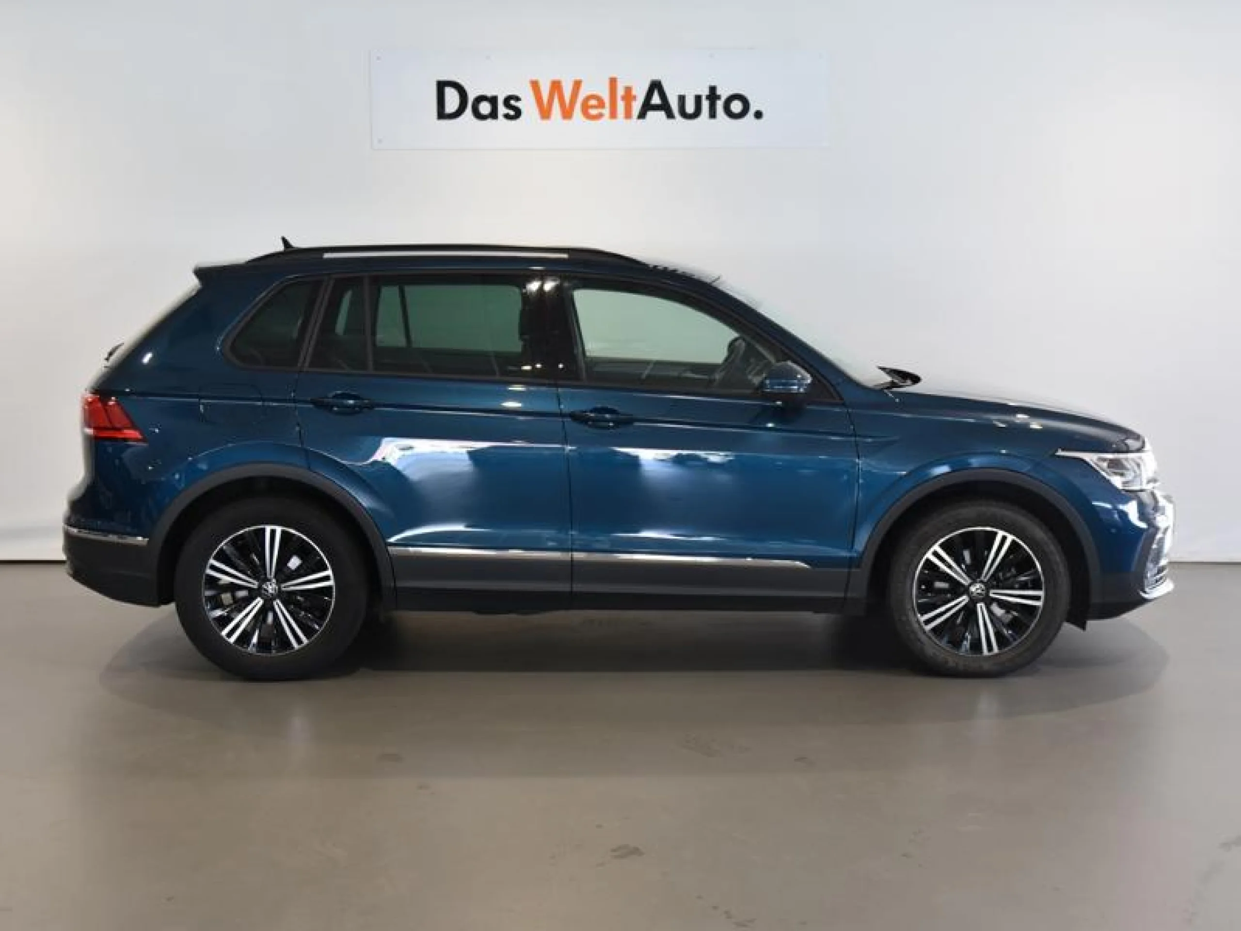 VOLKSWAGEN TIGUAN LIFE 2.0 TDI 90KW (122CV) - Foto 3