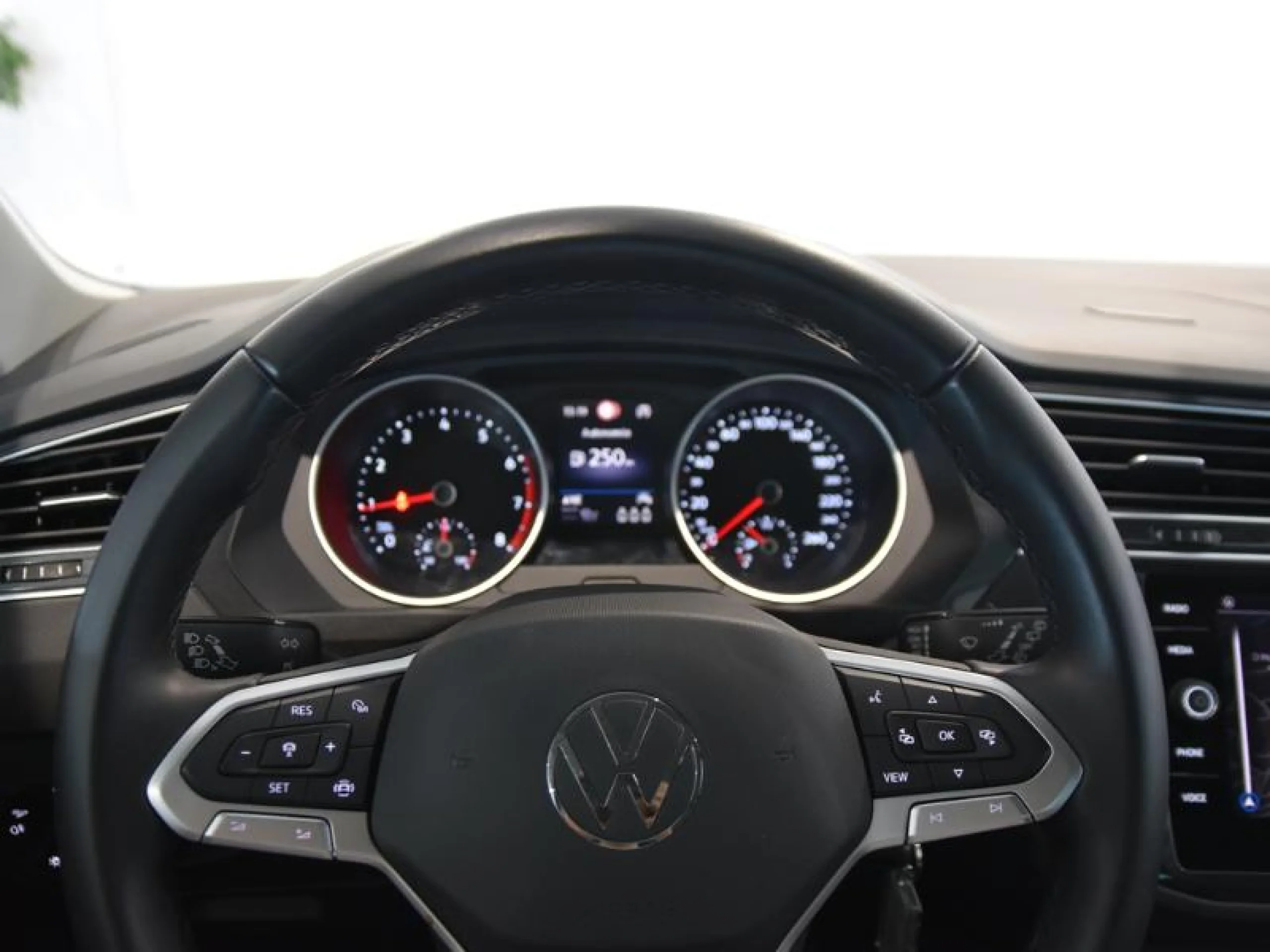 VOLKSWAGEN TIGUAN LIFE 2.0 TDI 90KW (122CV) - Foto 15