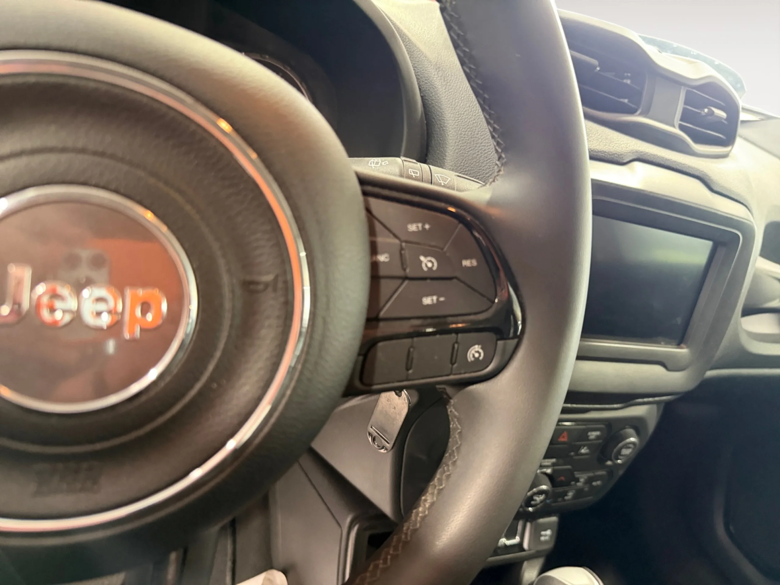 JEEP RENEGADE NIGHT EAGLE EHYBRID 1.5 96KW(130CV) ATX - Foto 10