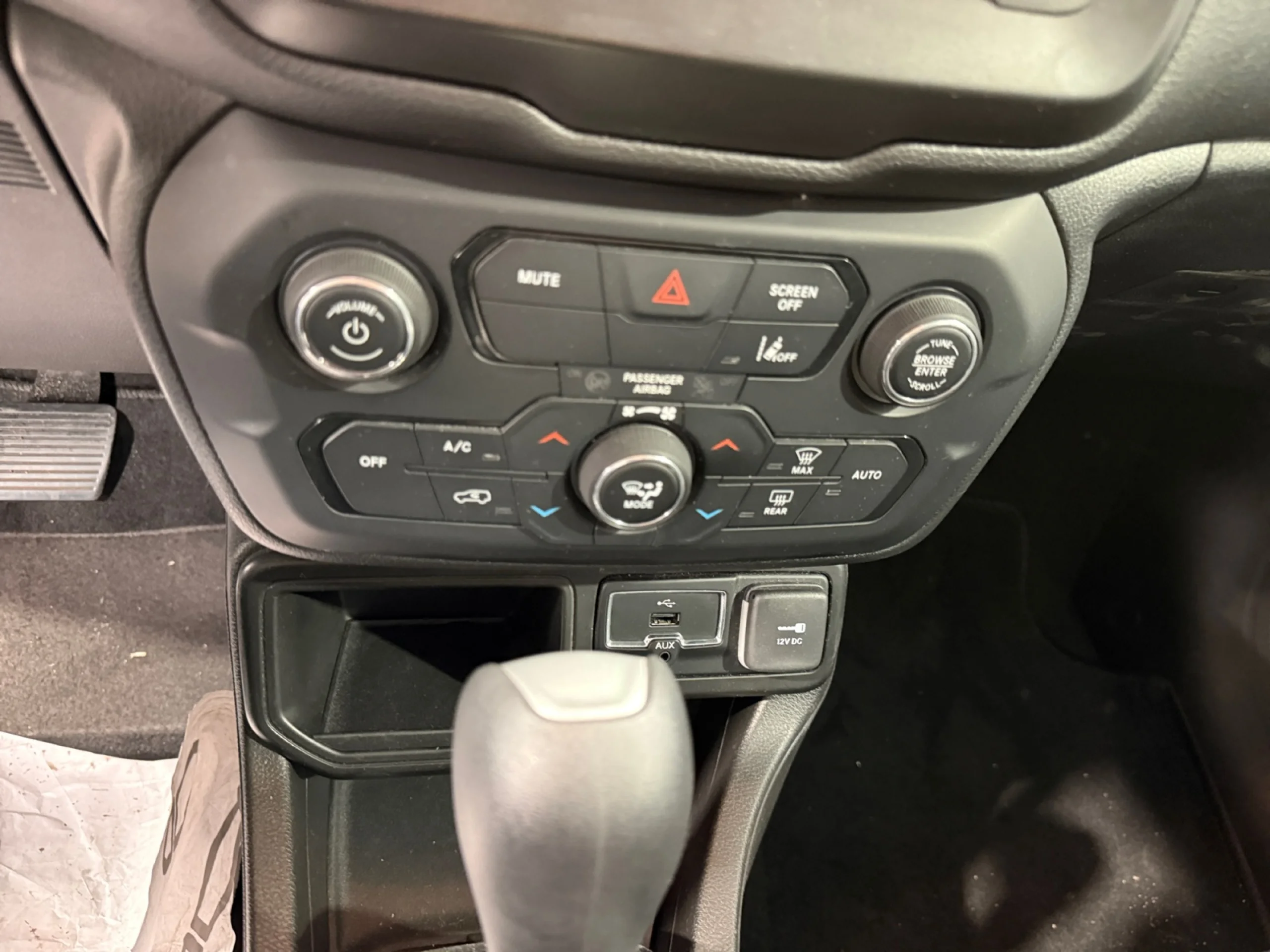 JEEP RENEGADE NIGHT EAGLE EHYBRID 1.5 96KW(130CV) ATX - Foto 15