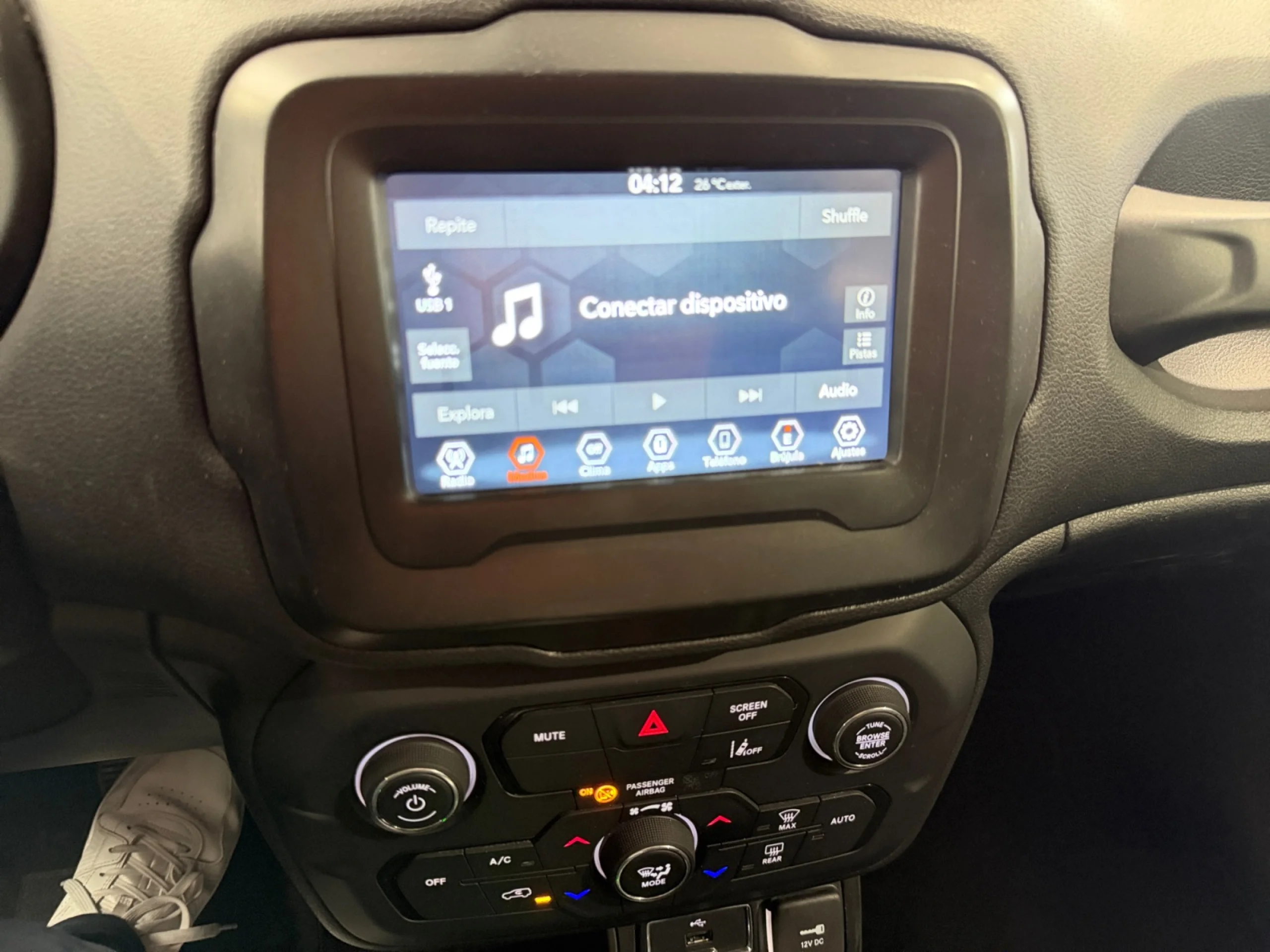 JEEP RENEGADE NIGHT EAGLE EHYBRID 1.5 96KW(130CV) ATX - Foto 17