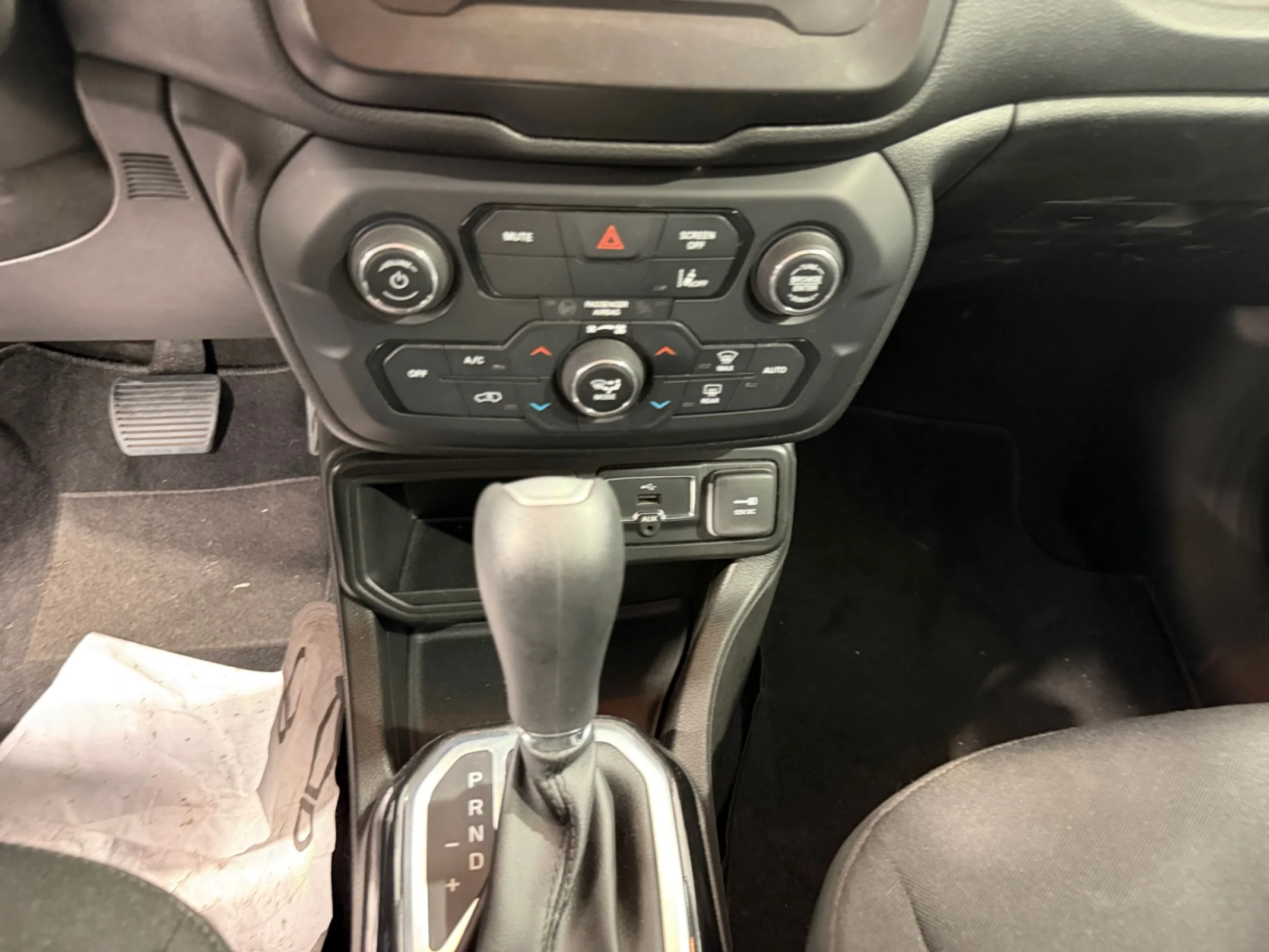 JEEP RENEGADE NIGHT EAGLE EHYBRID 1.5 96KW(130CV) ATX - Foto 20