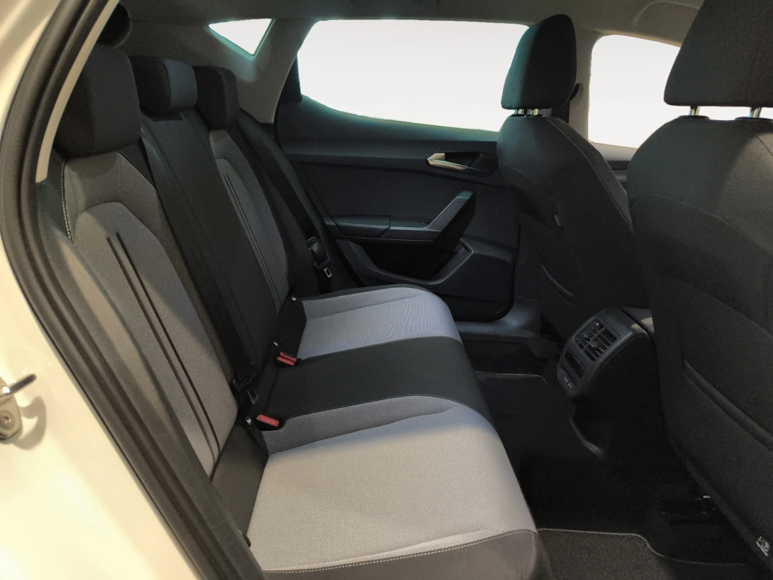 SEAT LEON 2.0 TDI 85KW STYLE XL - Foto 6