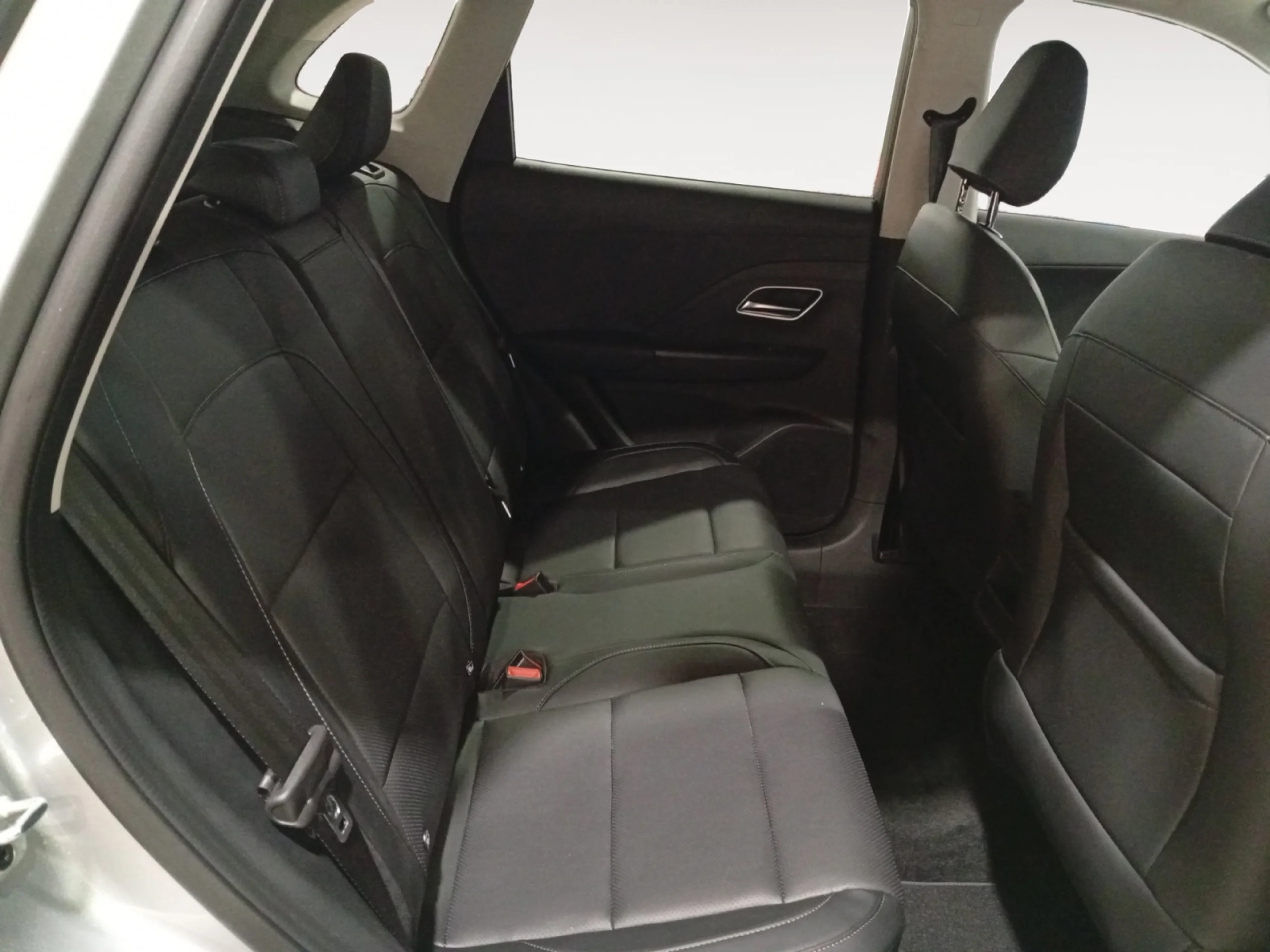 MG Zs 1.5 LUXURY - Foto 6
