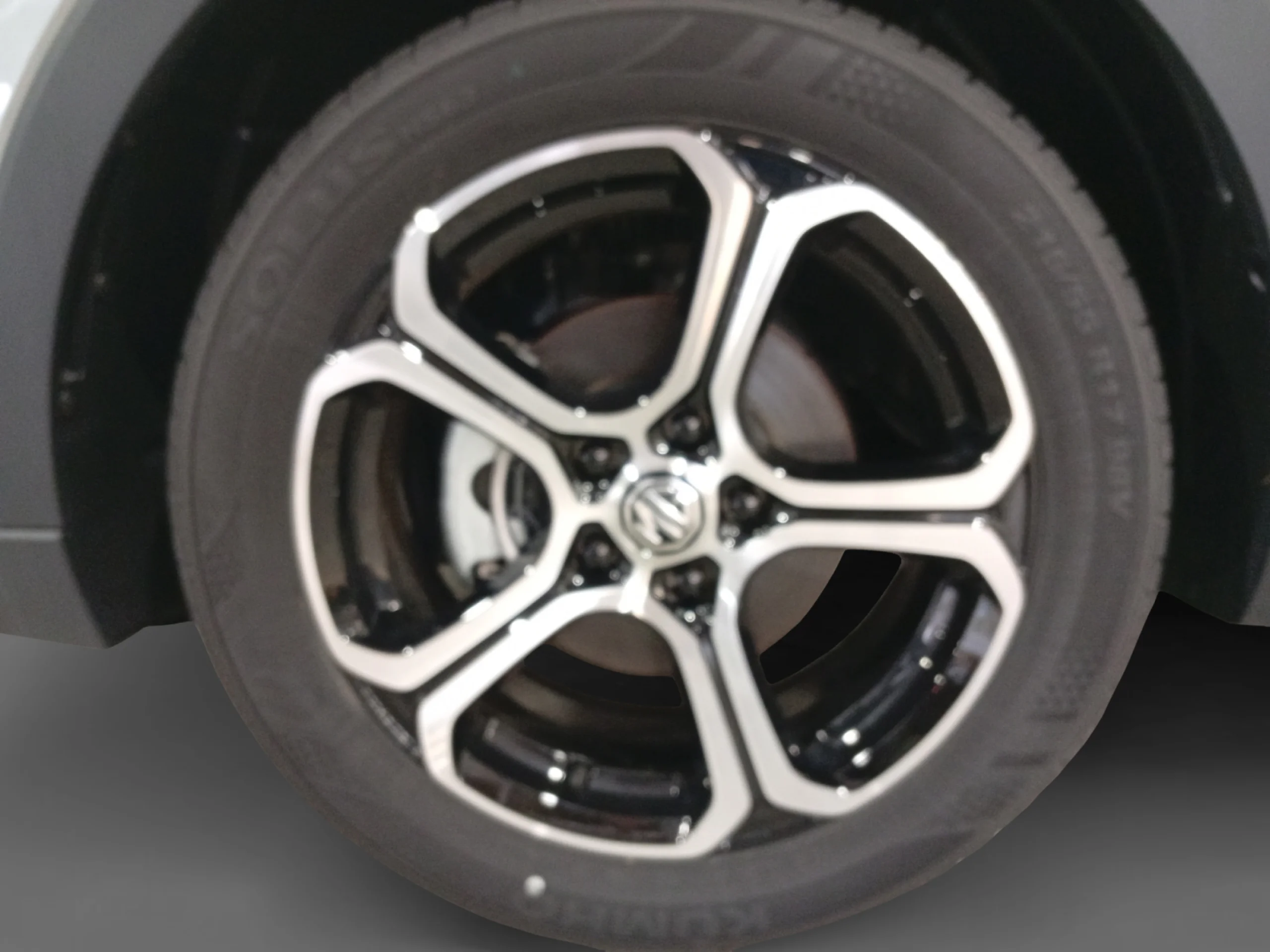 MG Zs 1.5 LUXURY - Foto 9