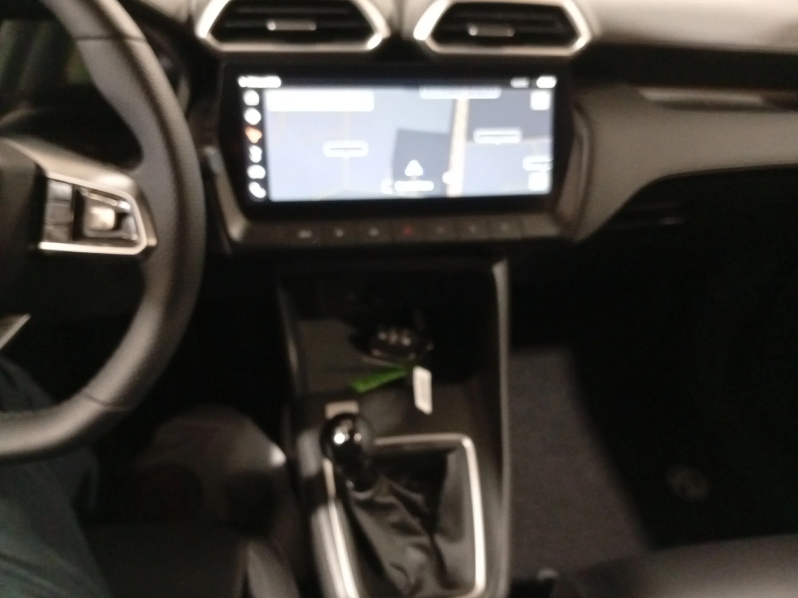MG Zs 1.5 LUXURY - Foto 11