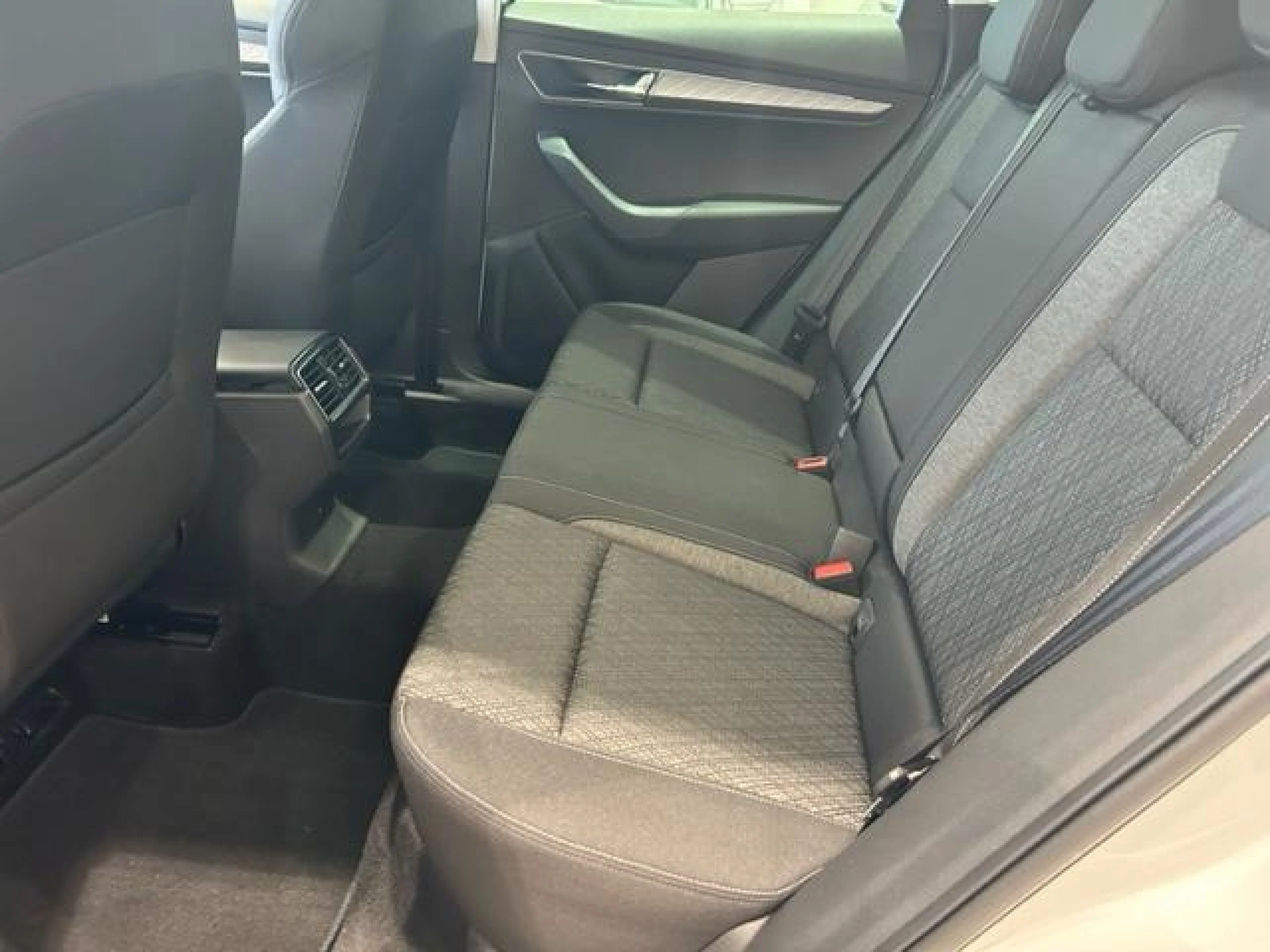 SKODA KAROQ 2.0 TDI 110KW (150CV) DSG 4X4 STYLE - Foto 6