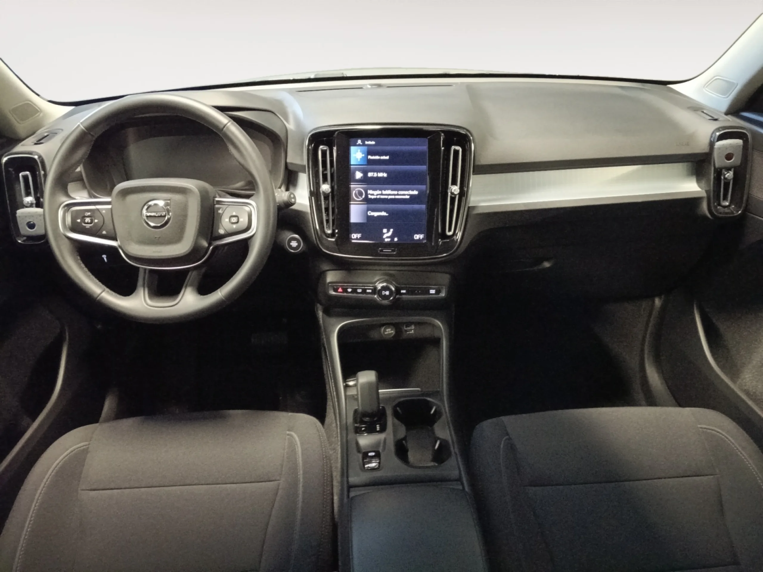 VOLVO XC40 2.0 B4 G AWD MOMENTUM PRO AUTO - Foto 4