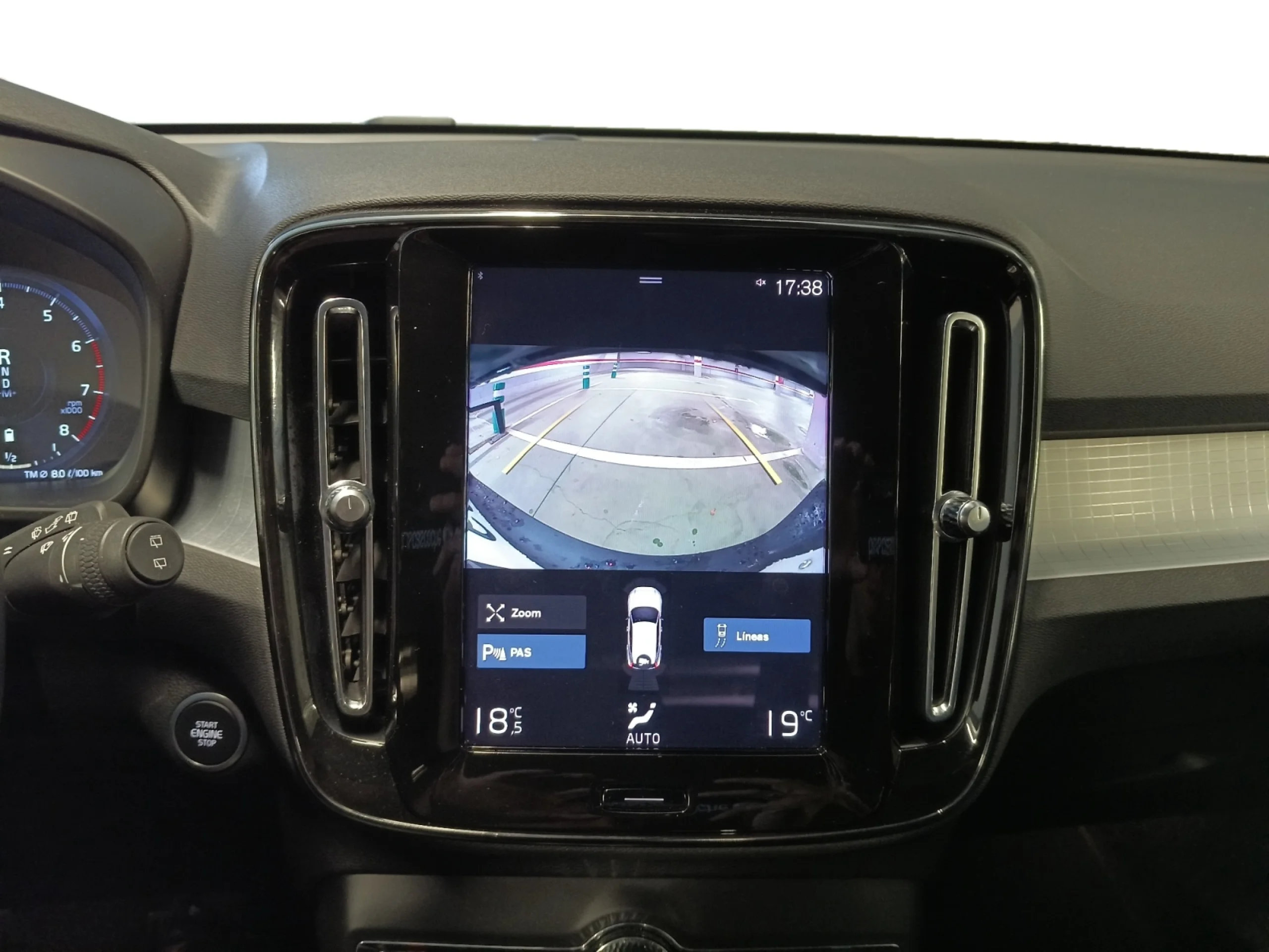 VOLVO XC40 2.0 B4 G AWD MOMENTUM PRO AUTO - Foto 9