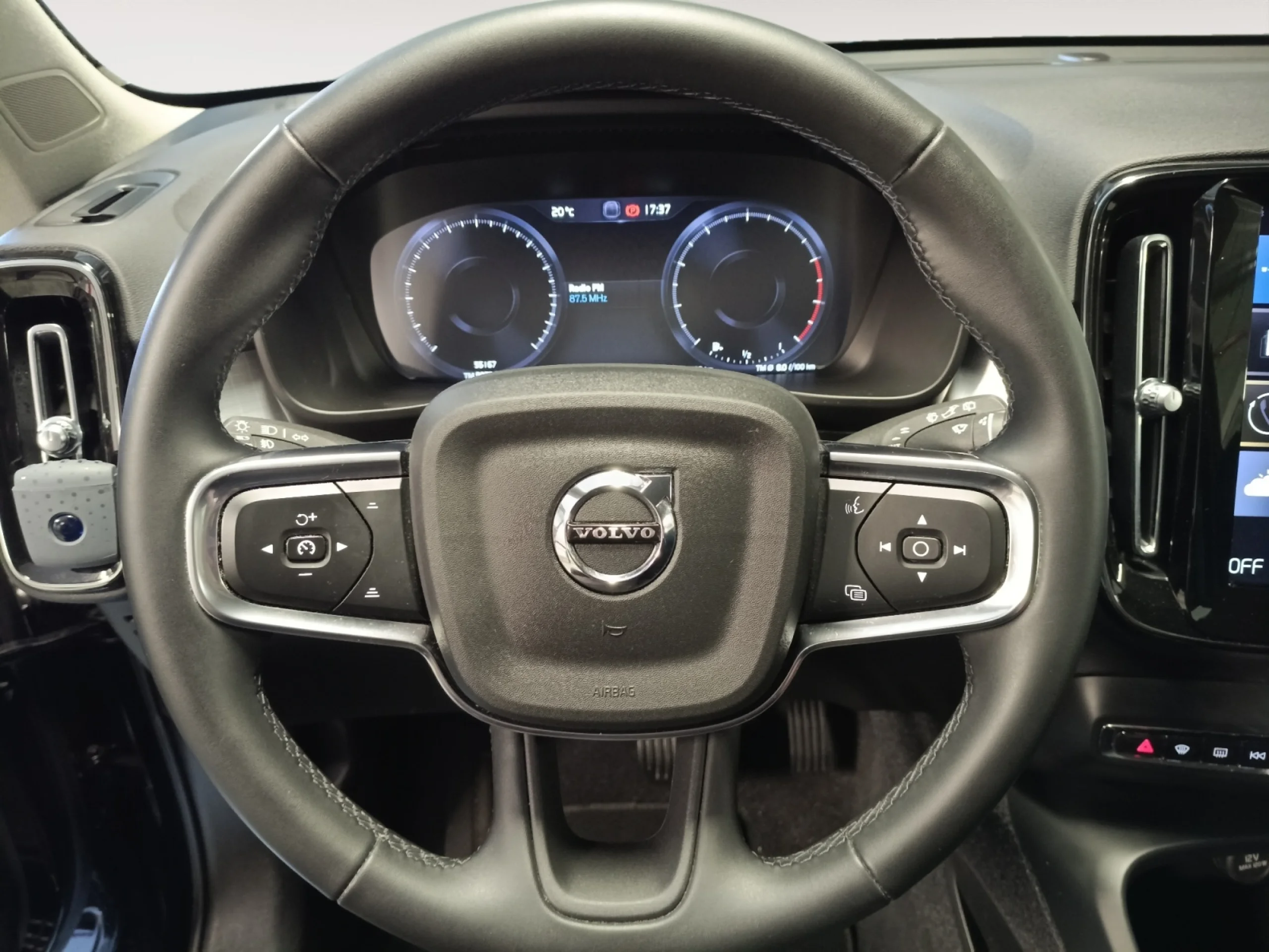 VOLVO XC40 2.0 B4 G AWD MOMENTUM PRO AUTO - Foto 11