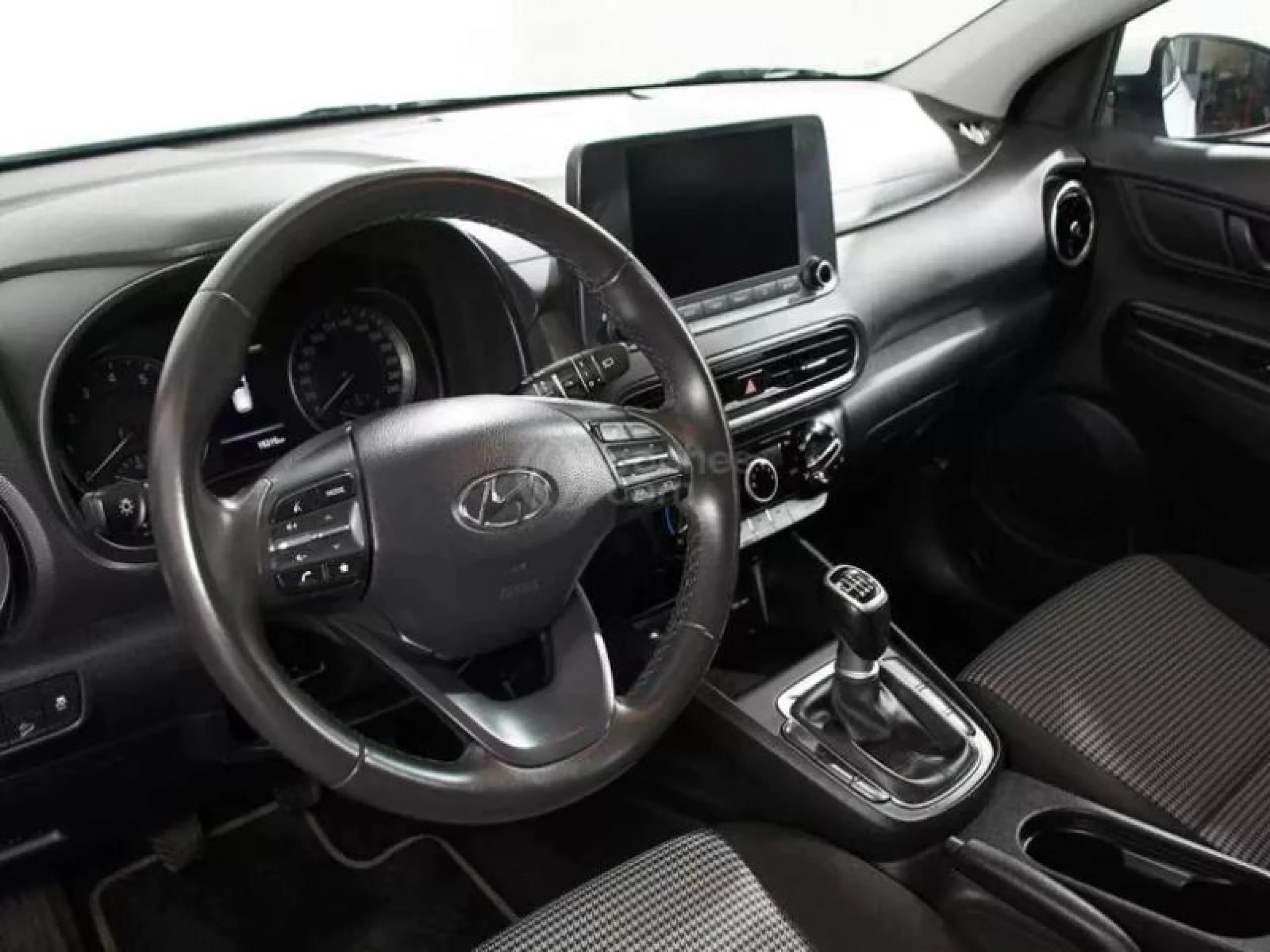 HYUNDAI KONA 1.0 TGDI 48V MAXX 4X2 - Foto 4