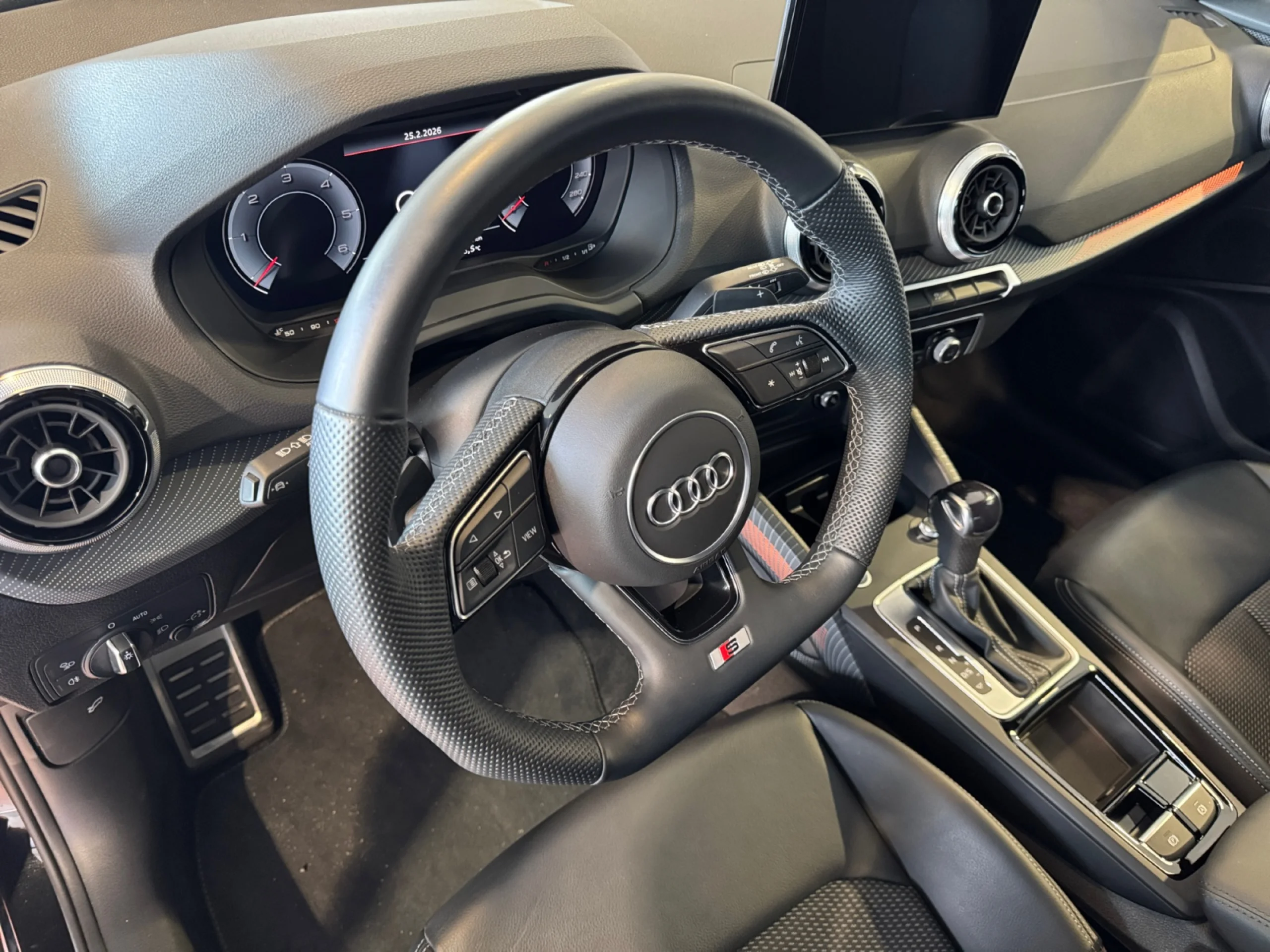 AUDI Q2 ADRENALIN EDITION 35 TDI 110KW S TRONIC - Foto 9