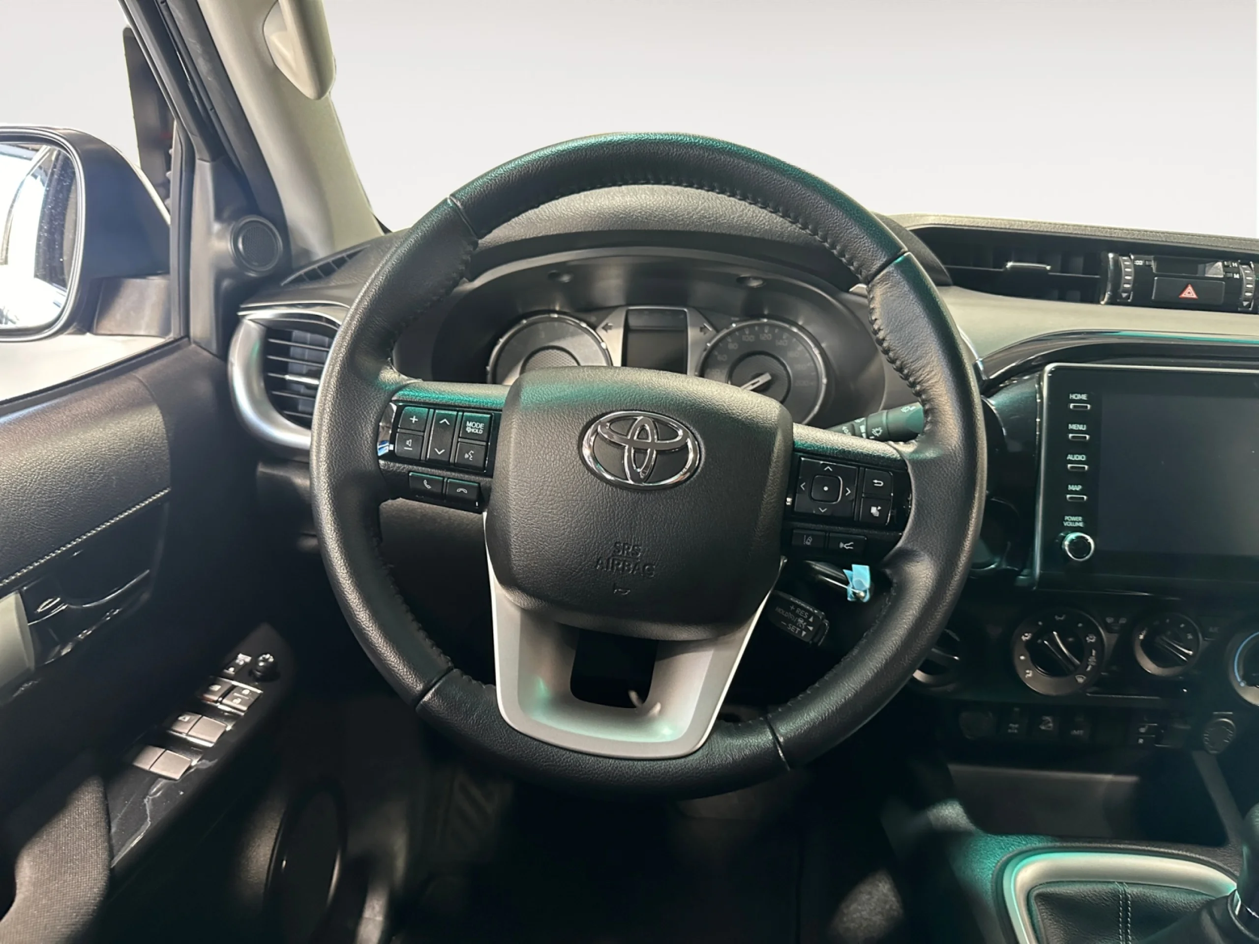 TOYOTA HILUX 2.8 D 4D 204CV C.DOBL GR SPORT AT HVO100 - Foto 11