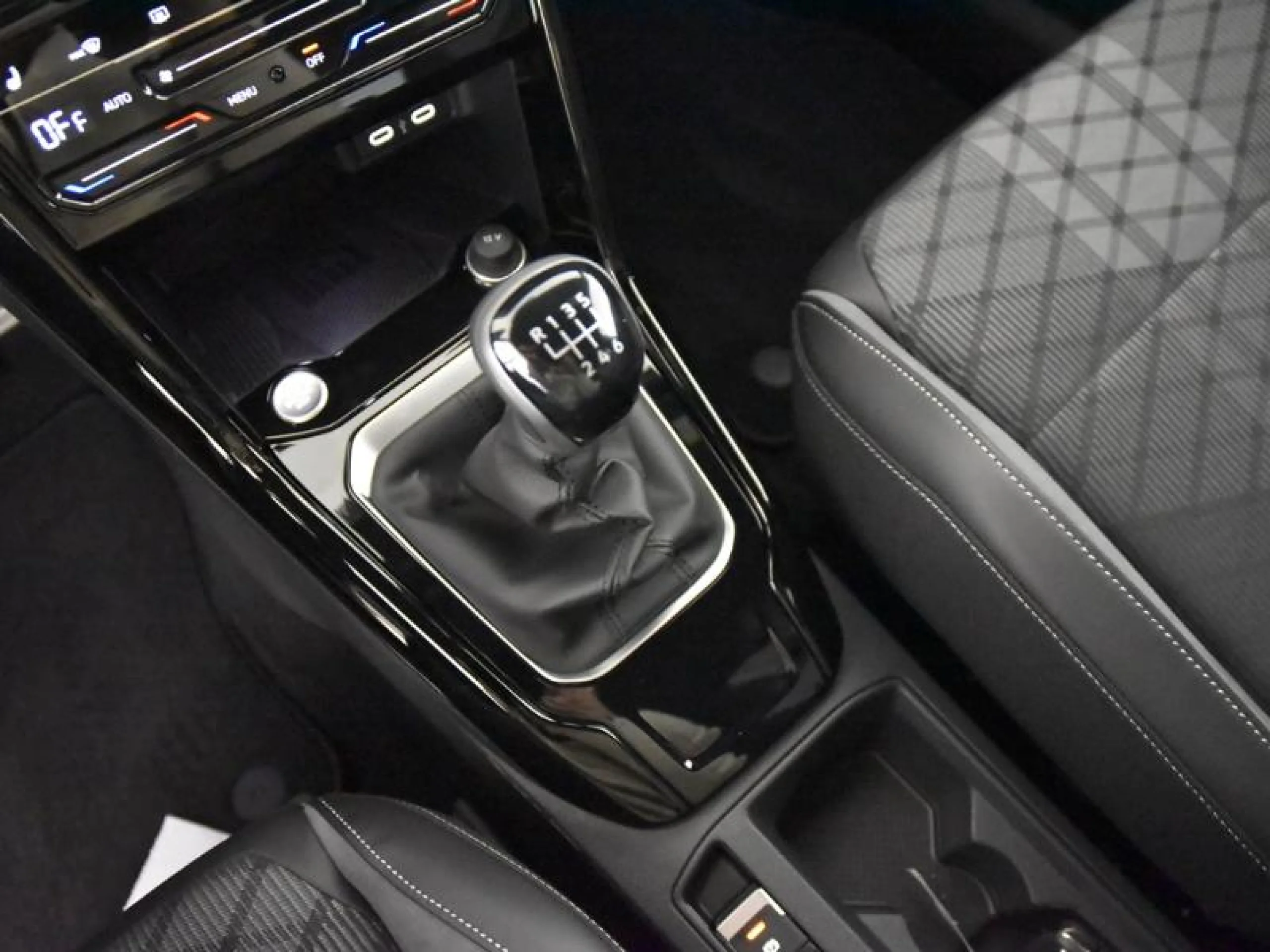 VOLKSWAGEN T ROC T ROC R LINE 1.0 TSI 85 KW (115 CV)  6 VEL. - Foto 11