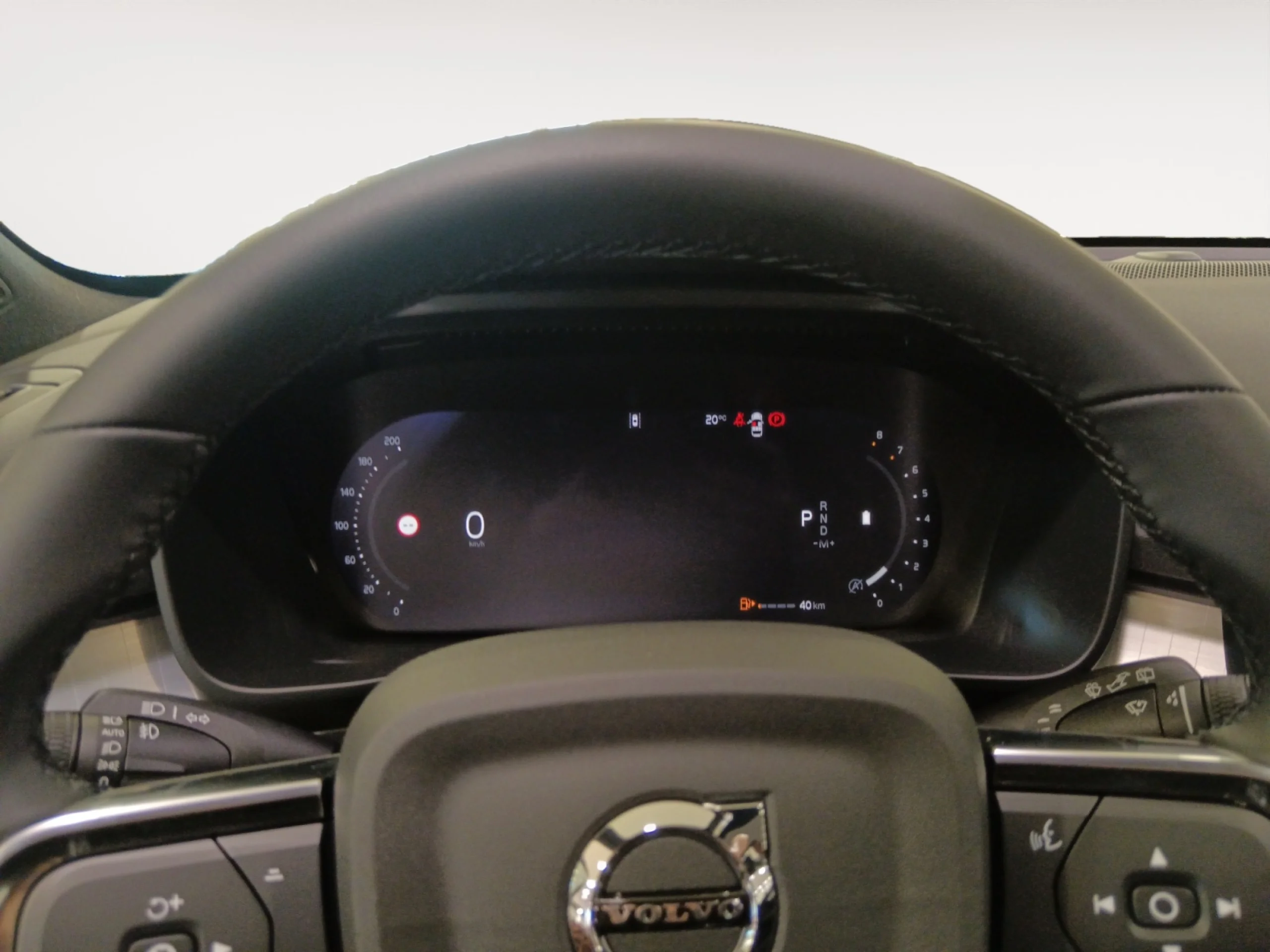 VOLVO XC40 2.0 B3 G BLACK EDITION PLUS AUTO - Foto 7