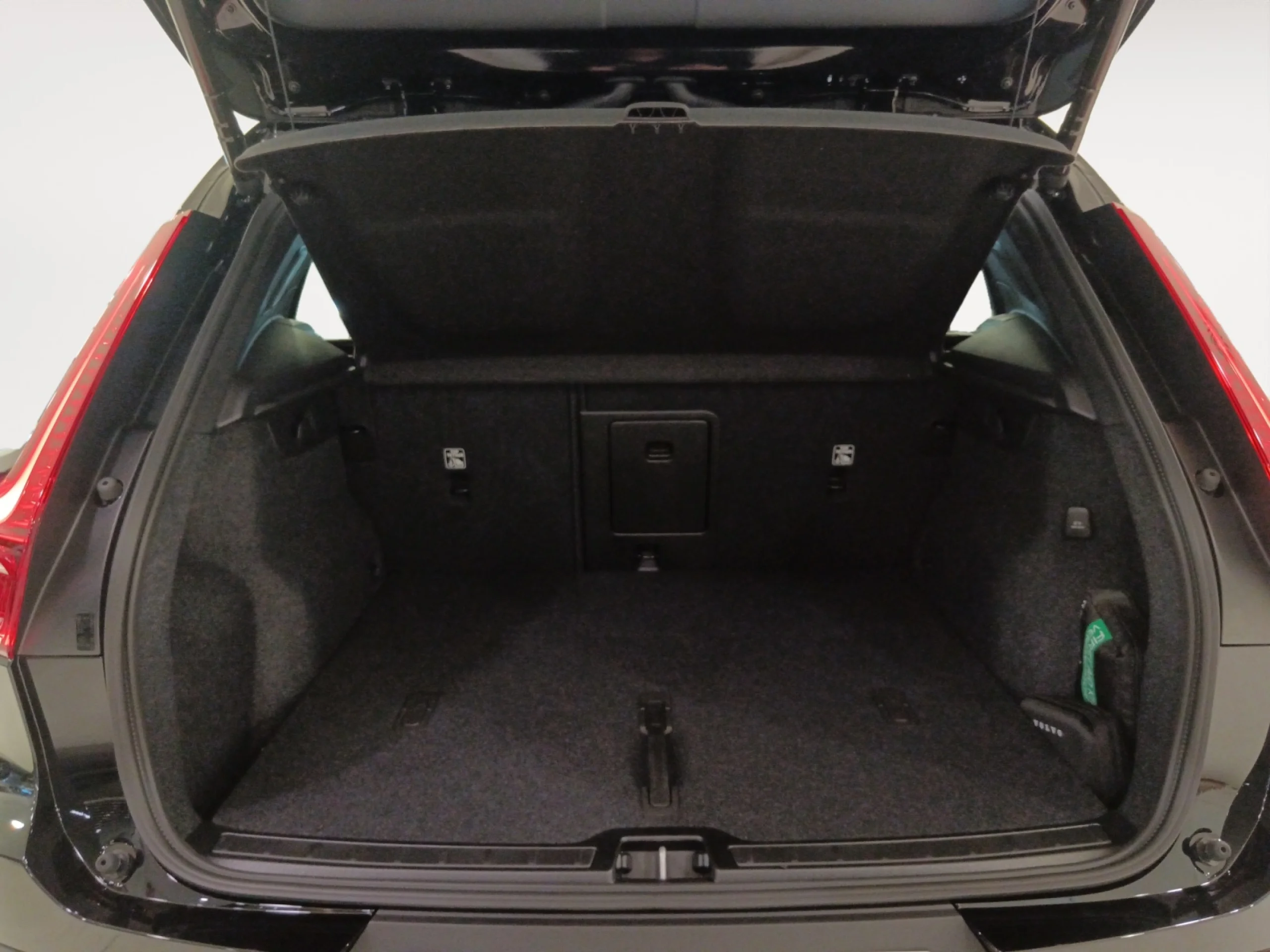 VOLVO XC40 2.0 B3 G BLACK EDITION PLUS AUTO - Foto 8