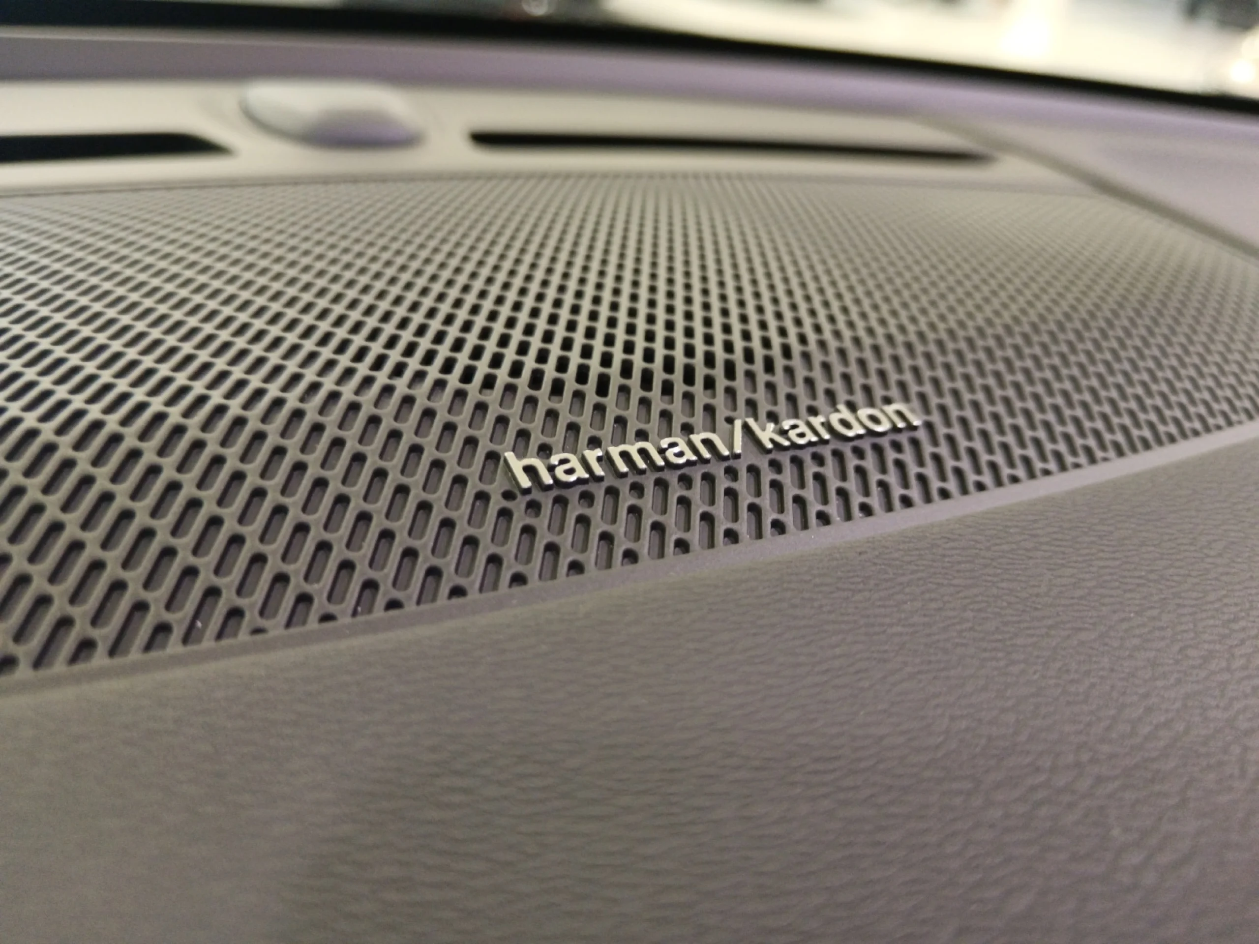 VOLVO XC40 2.0 B3 G BLACK EDITION PLUS AUTO - Foto 13