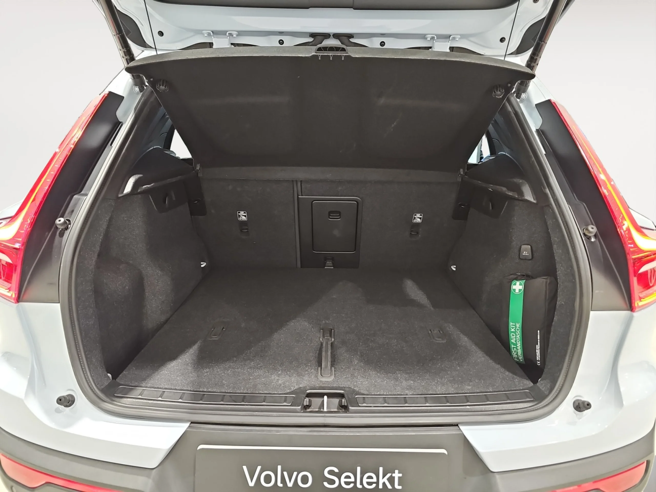 VOLVO XC40 2.0 B3 G PLUS DARK AUTO - Foto 8