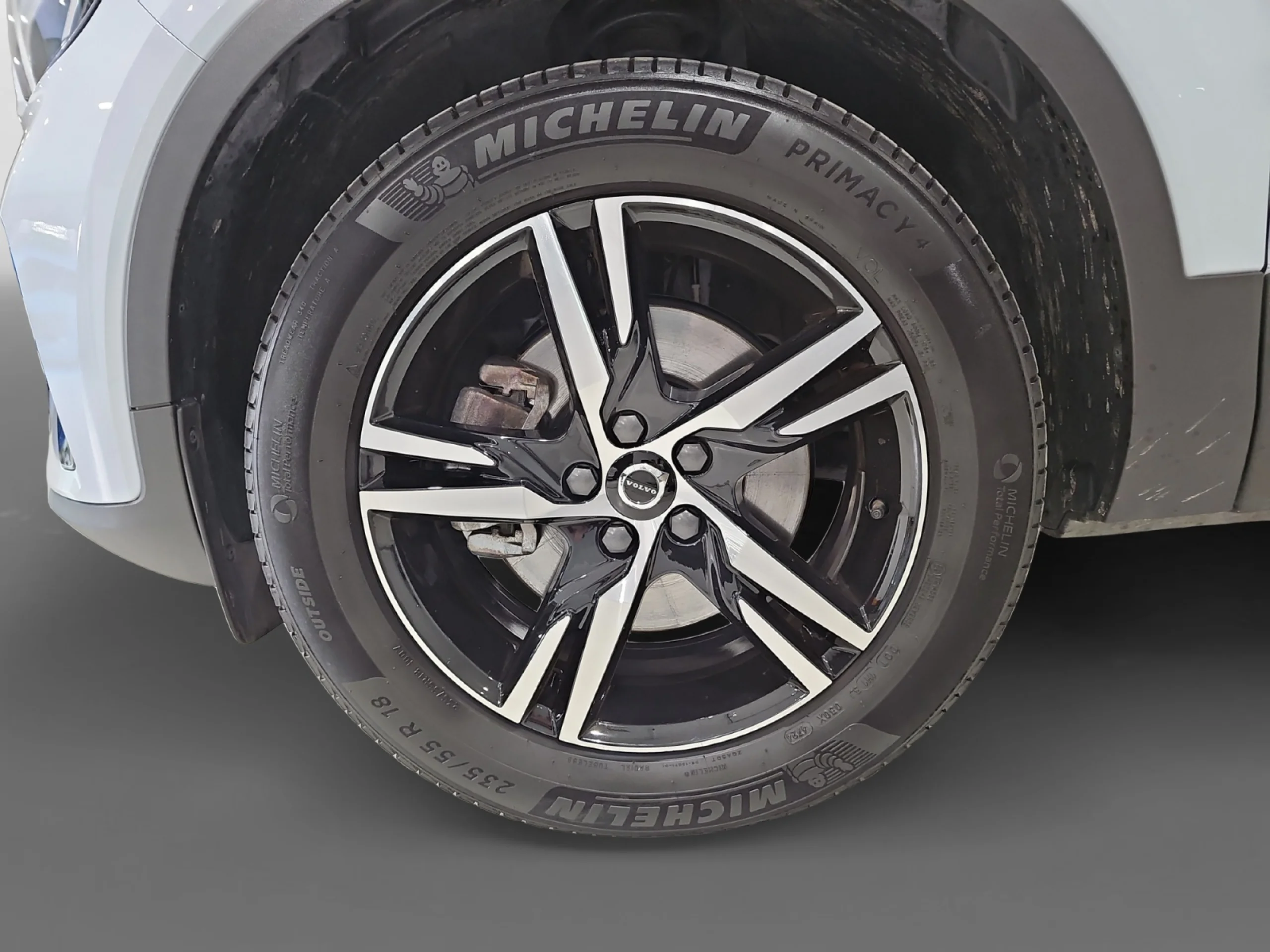 VOLVO XC40 2.0 B3 G PLUS DARK AUTO - Foto 9