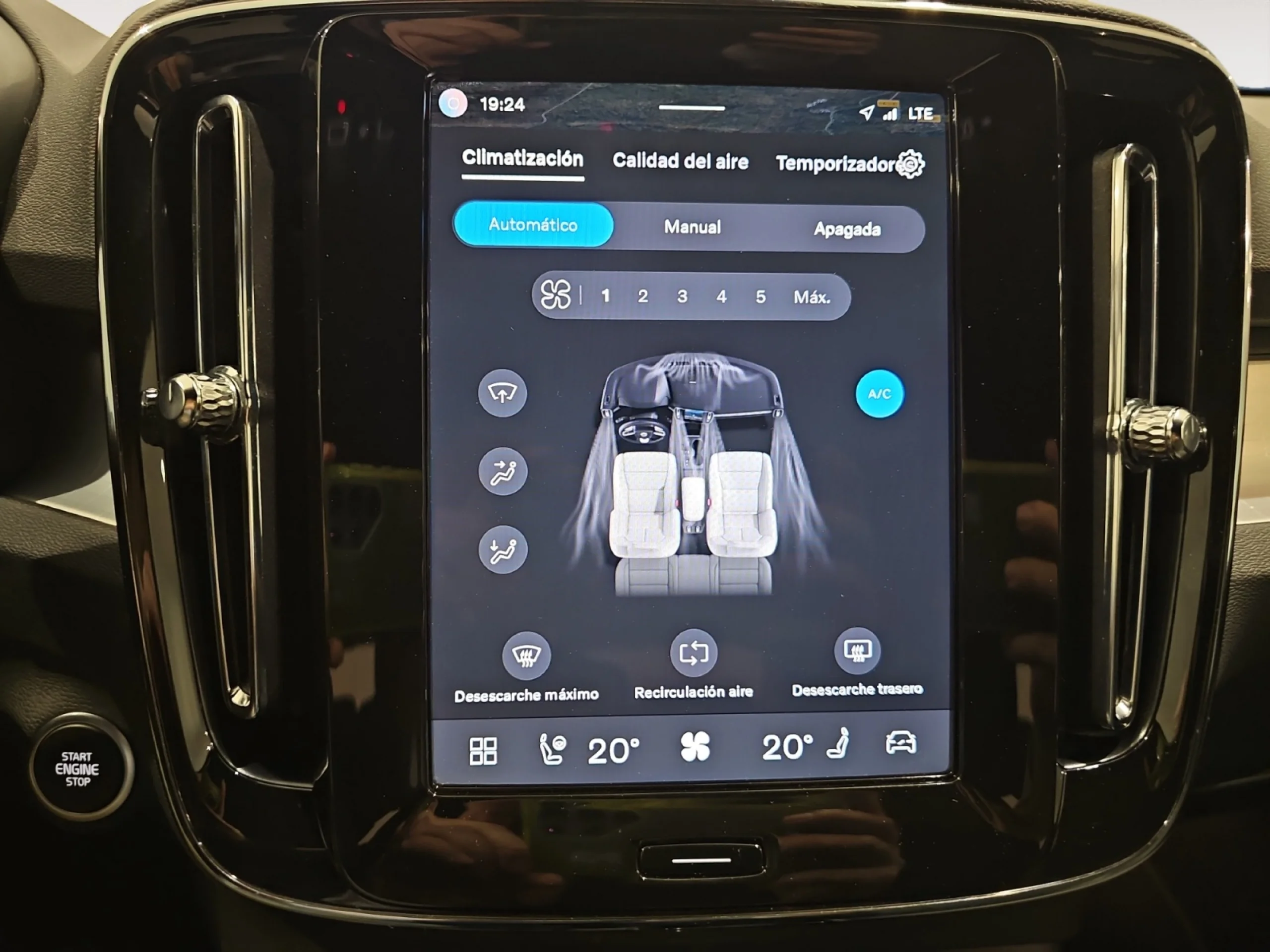 VOLVO XC40 2.0 B3 G PLUS DARK AUTO - Foto 14