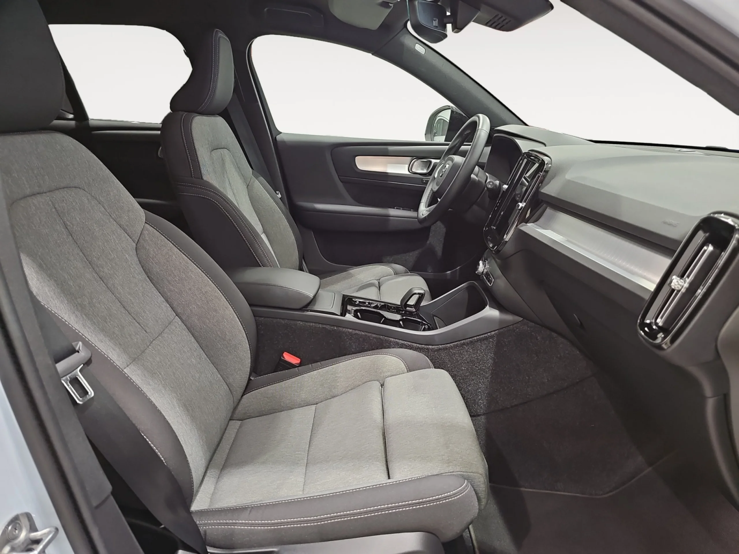 VOLVO XC40 2.0 B3 G PLUS DARK AUTO - Foto 5