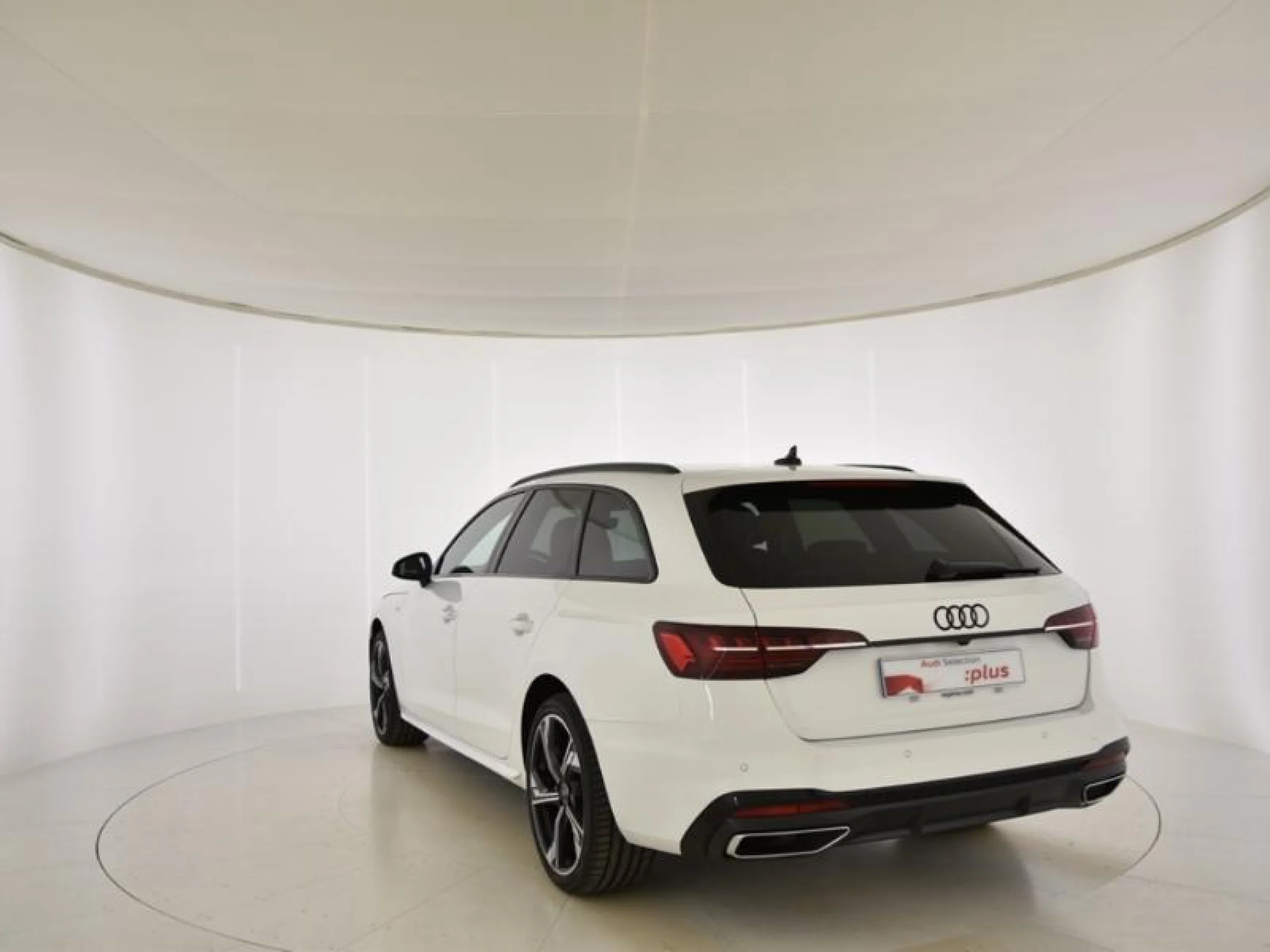 AUDI A4 AVANT BLACK LINE 35 TDI 120KW S TRONIC - Foto 2