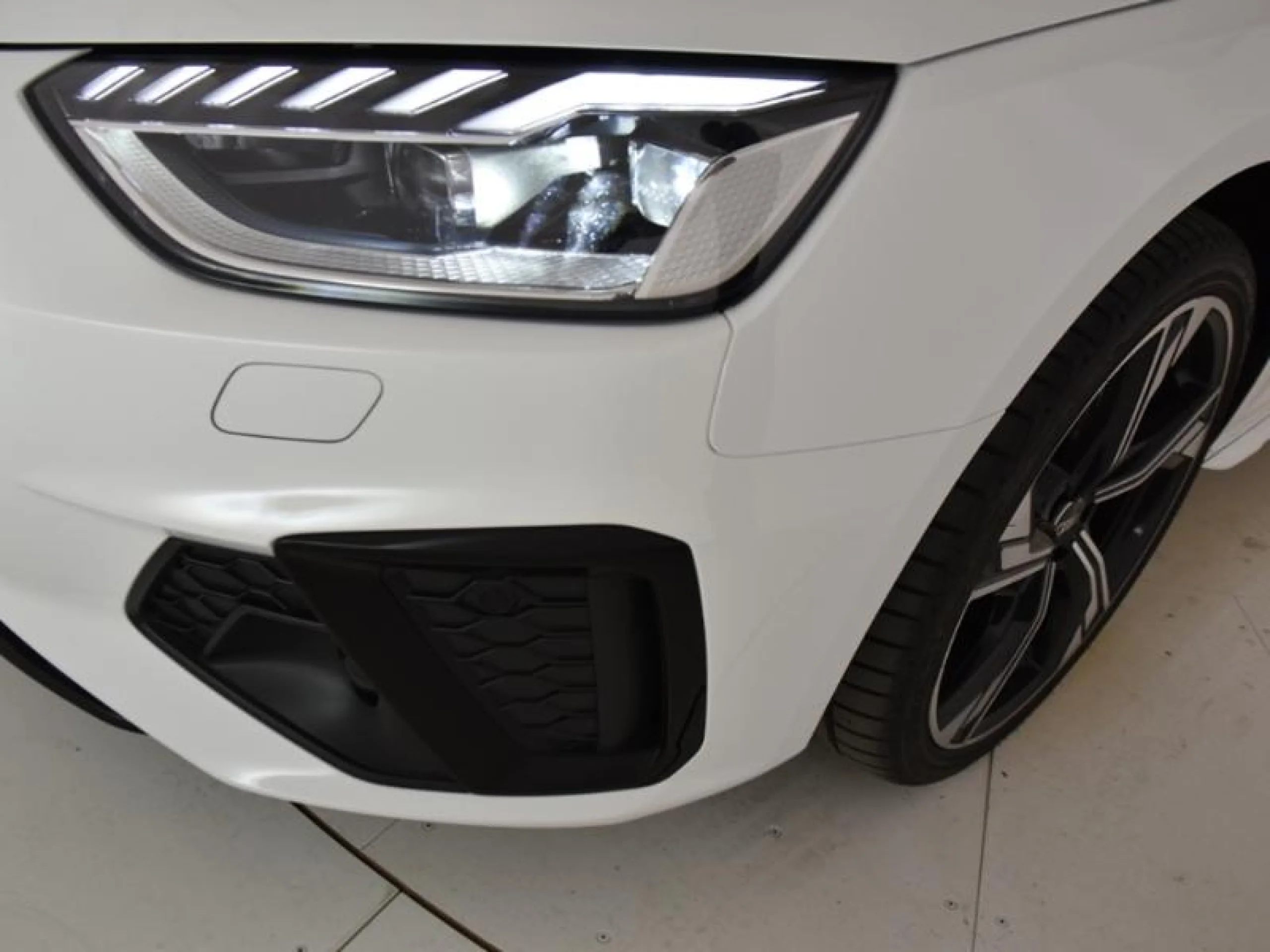 AUDI A4 AVANT BLACK LINE 35 TDI 120KW S TRONIC - Foto 21