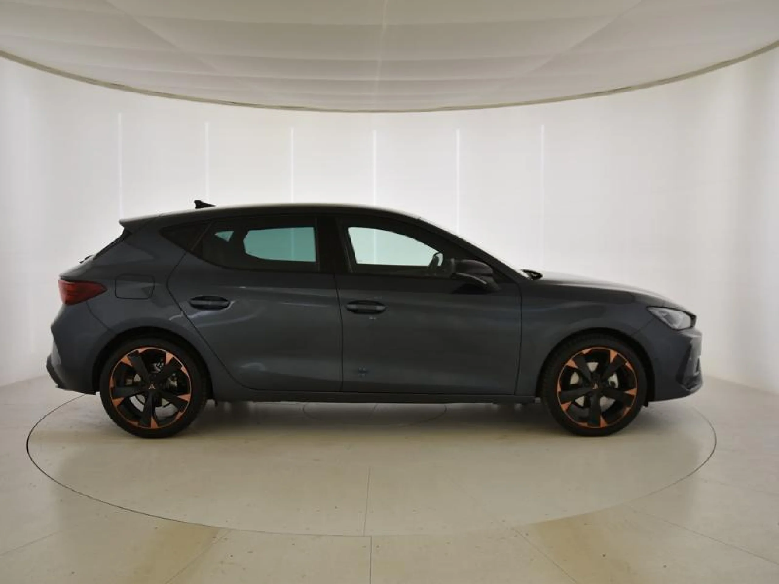 CUPRA LEON 1.5 ETSI 110KW (150CV) DSG - Foto 3