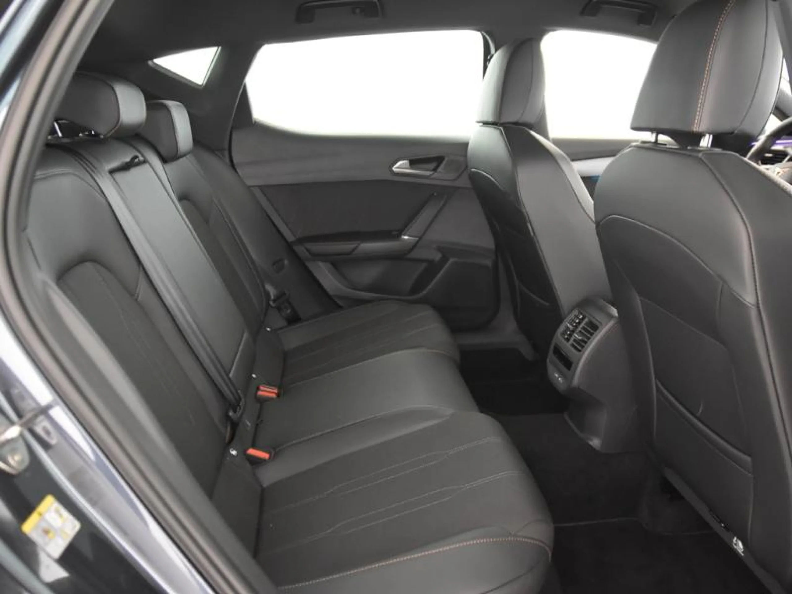 CUPRA LEON 1.5 ETSI 110KW (150CV) DSG - Foto 5