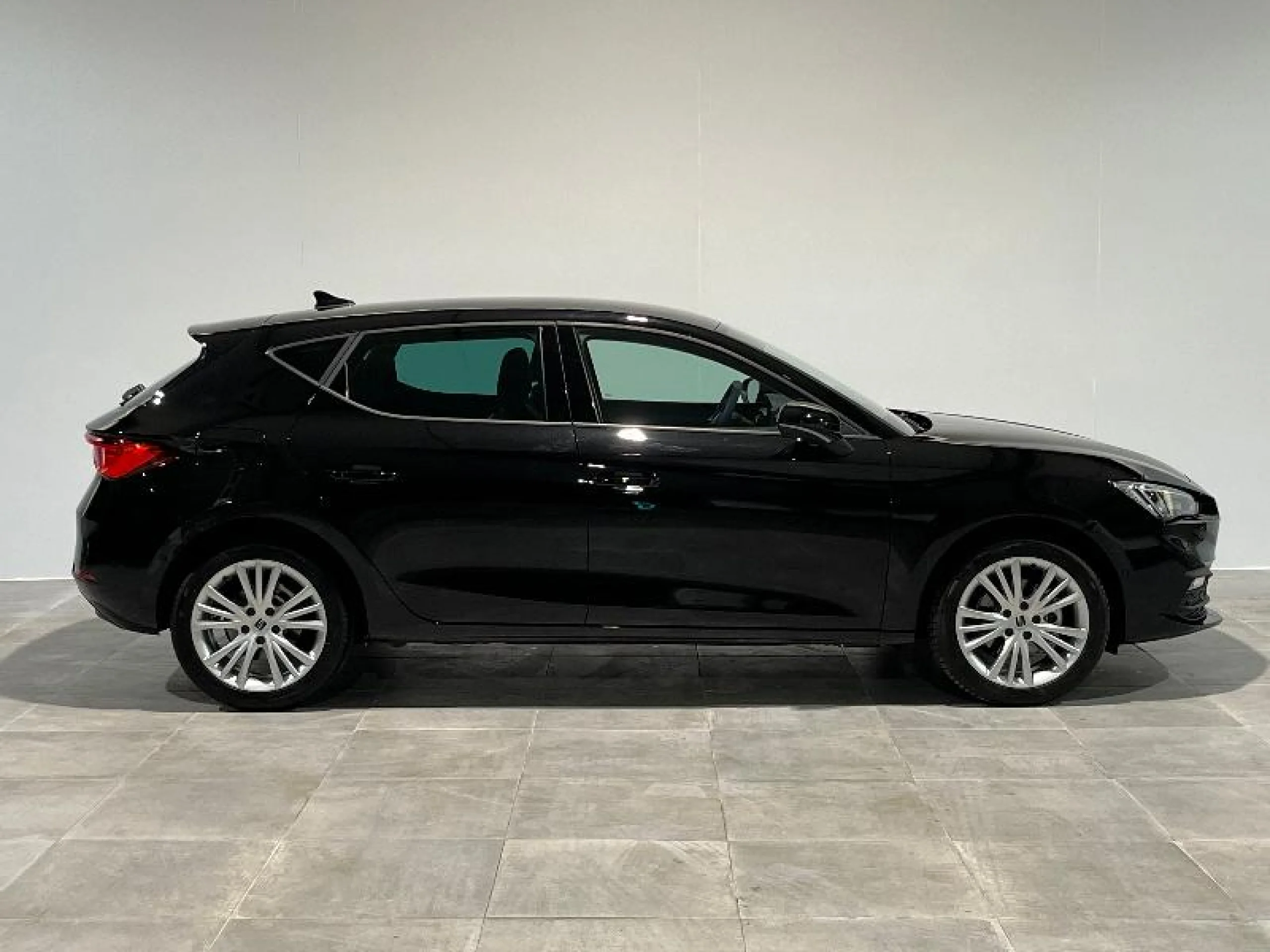 SEAT NUEVO LEON 1.5 ETSI 110KW DSG S&S STYLE SPECIAL ED - Foto 3