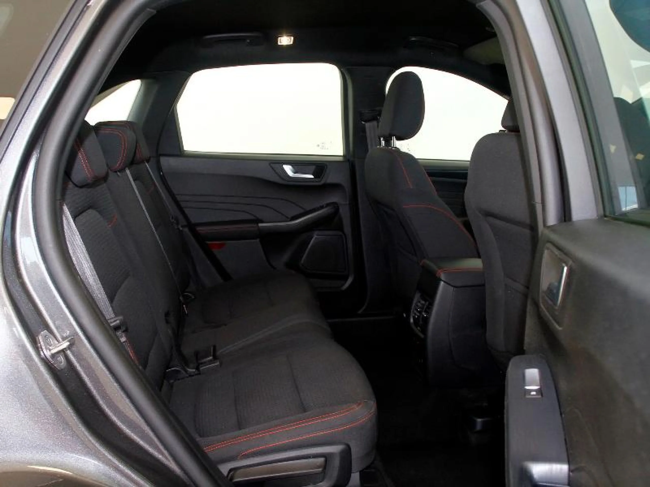 FORD KUGA ST LINE 1.5T ECOBOOST 110KW (150CV) - Foto 6